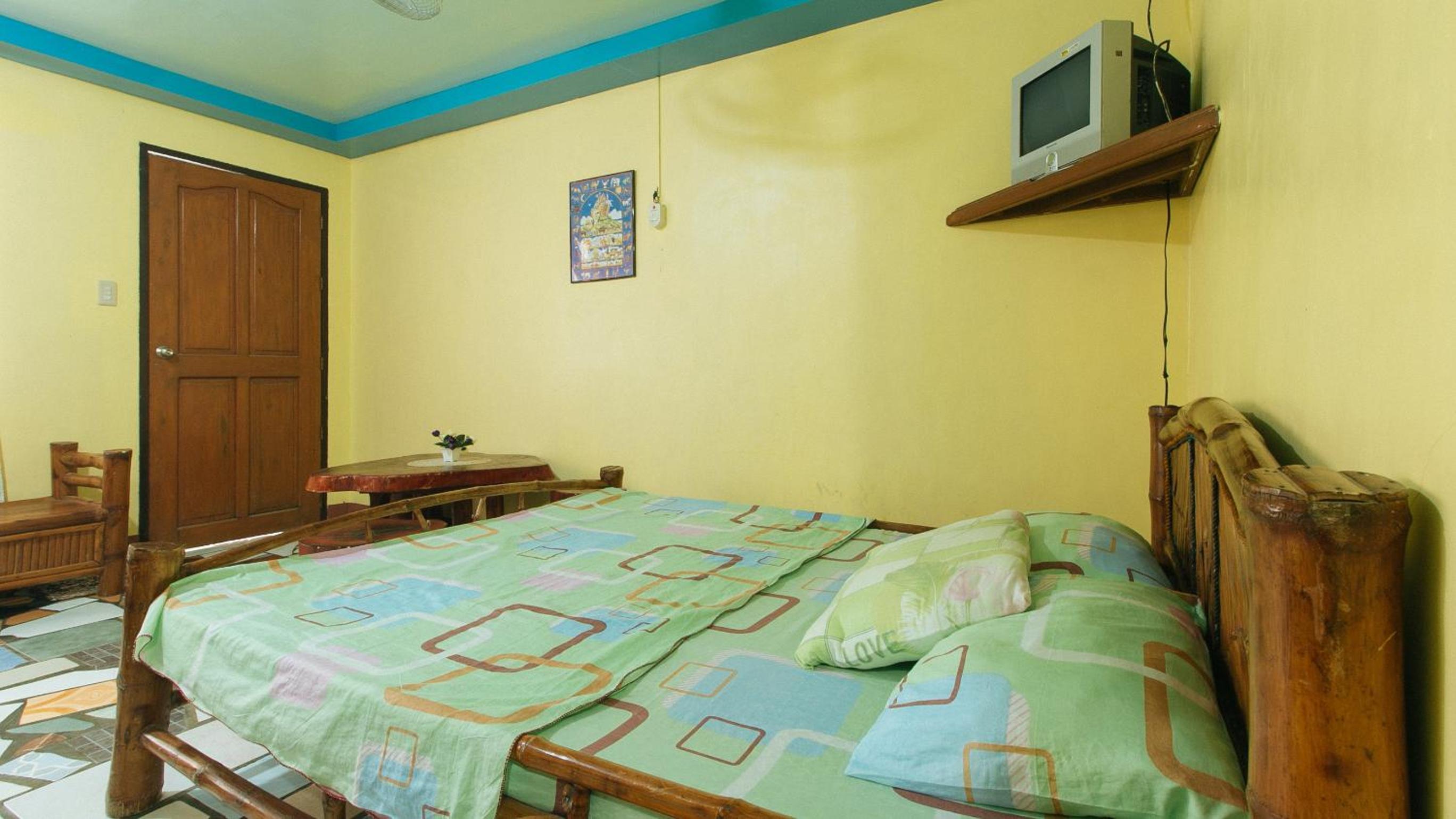 Family Room - Photo 6