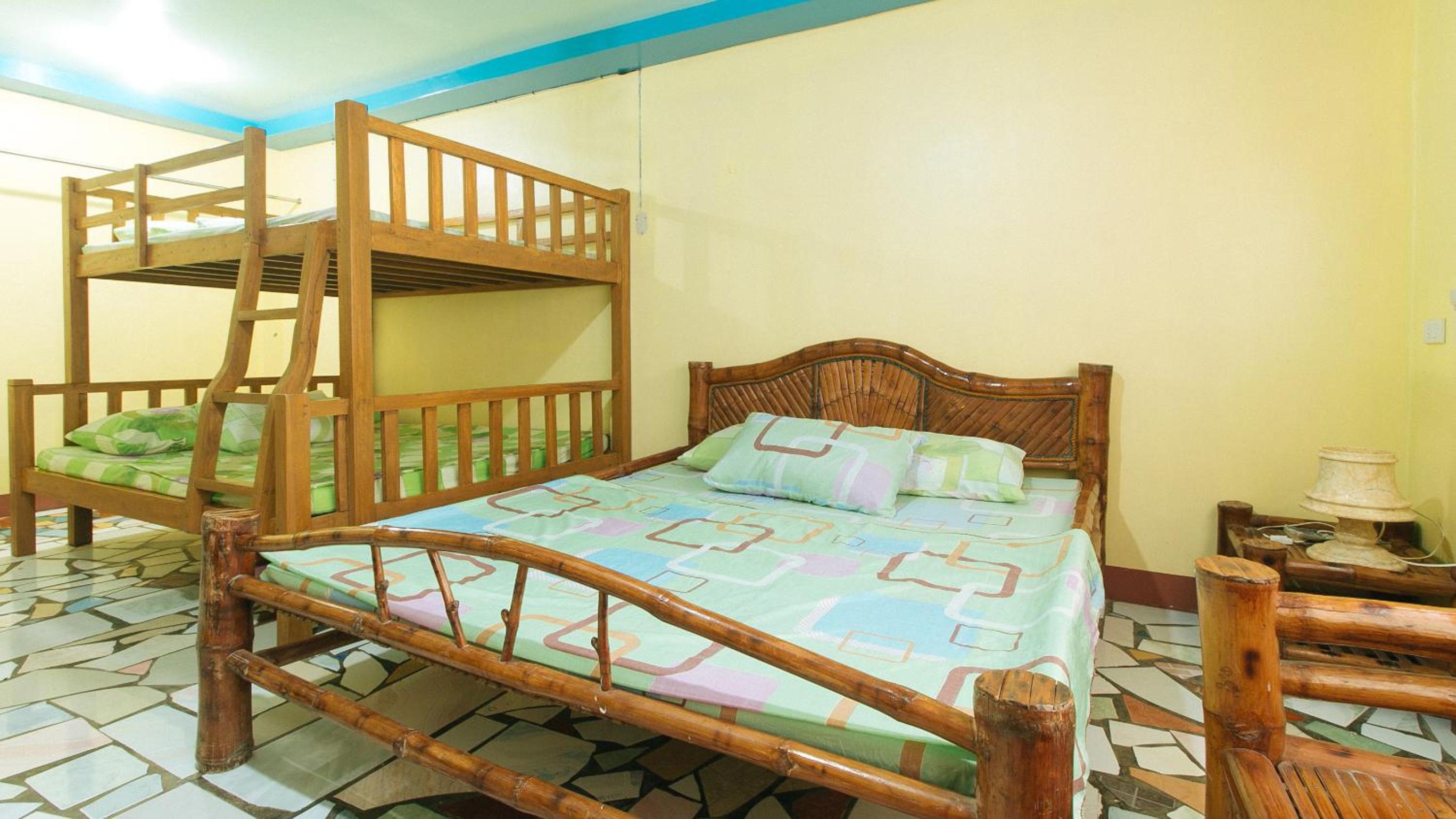 Family Room - Photo 10