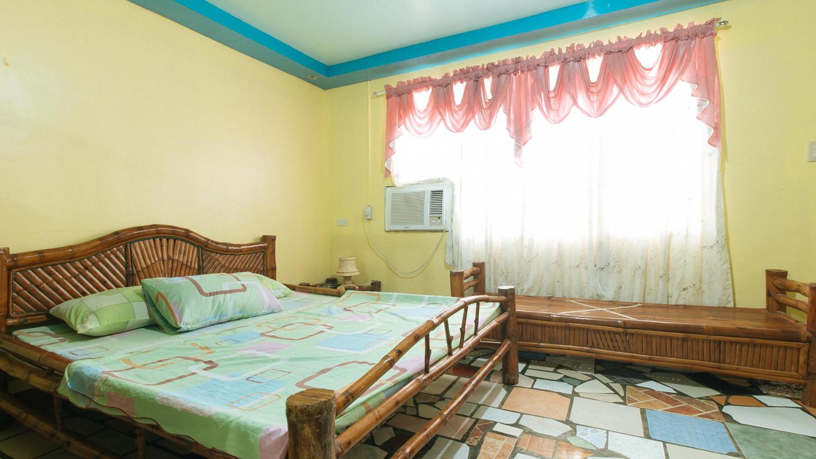 Family Room - Photo 7