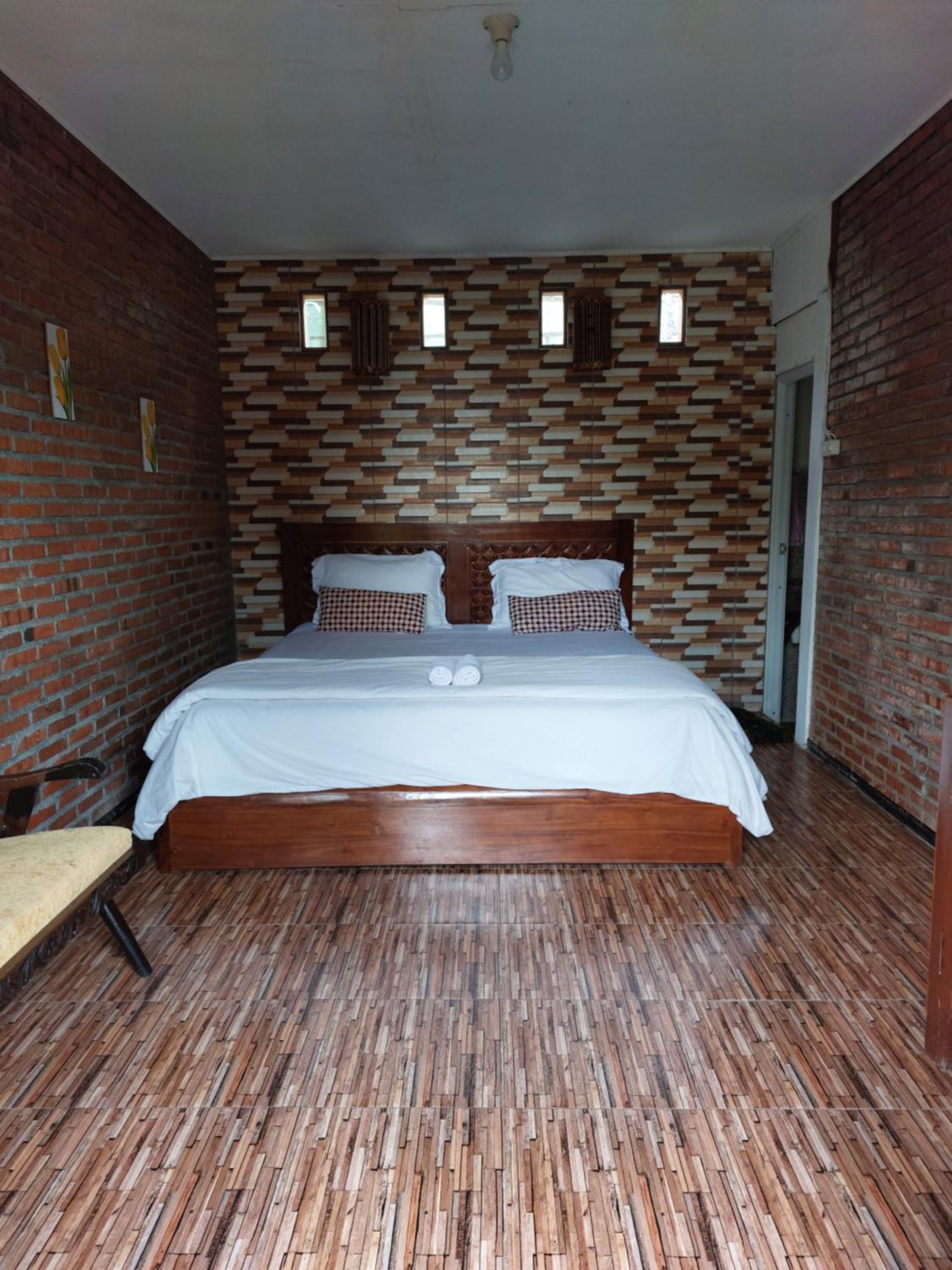 Deluxe King Room - Photo 6
