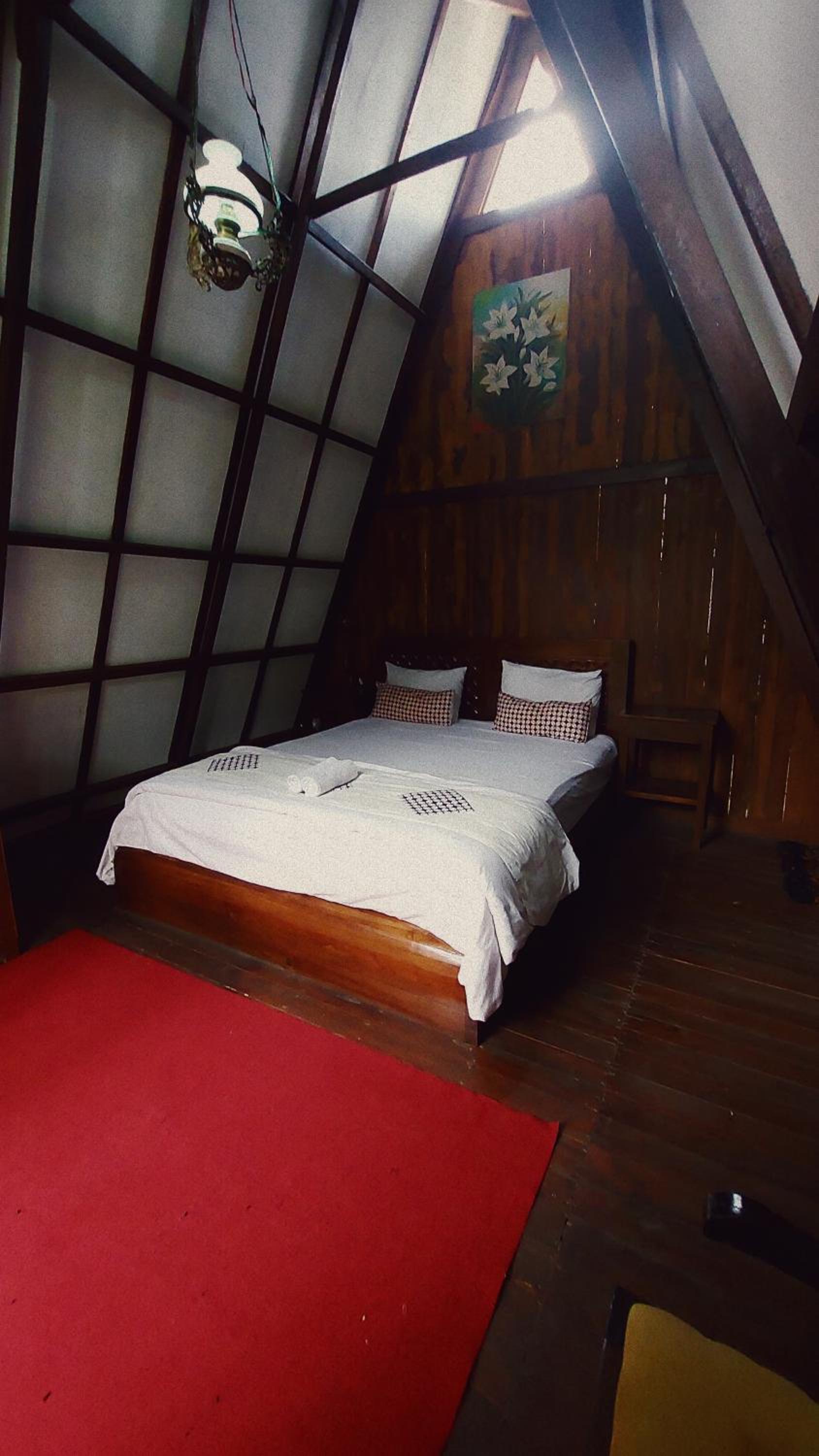 Deluxe Queen Room - Photo 7