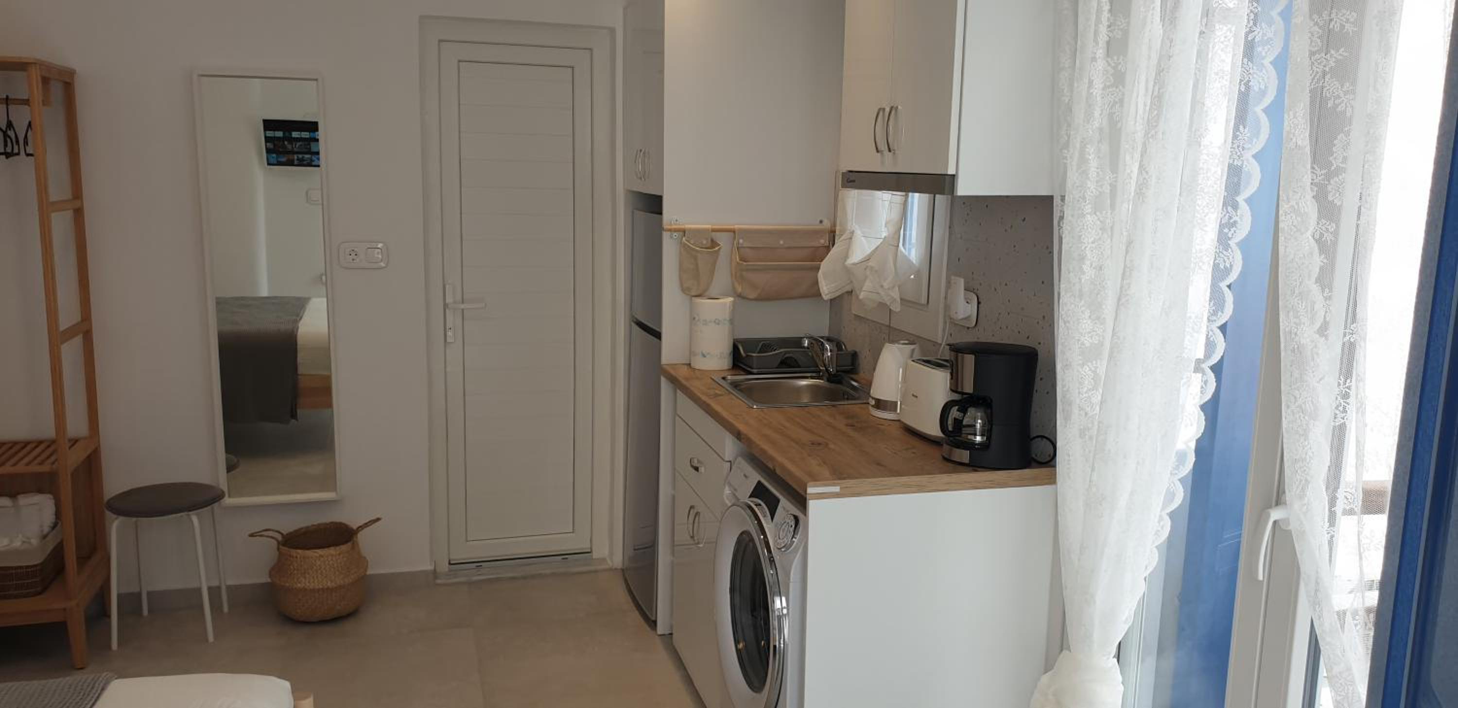 Deluxe Studio - Photo 16