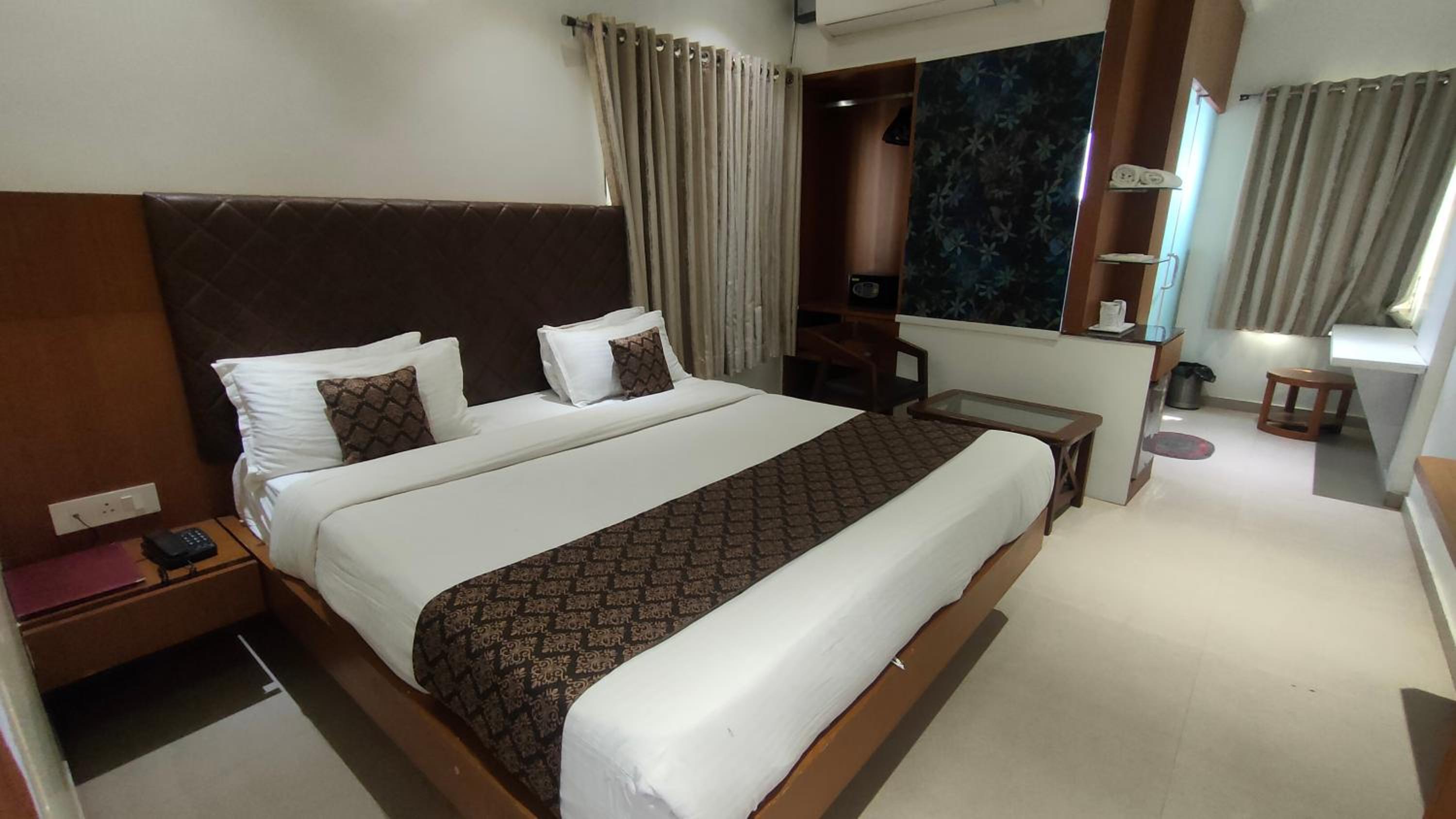 Deluxe Double or Twin Room photo 1