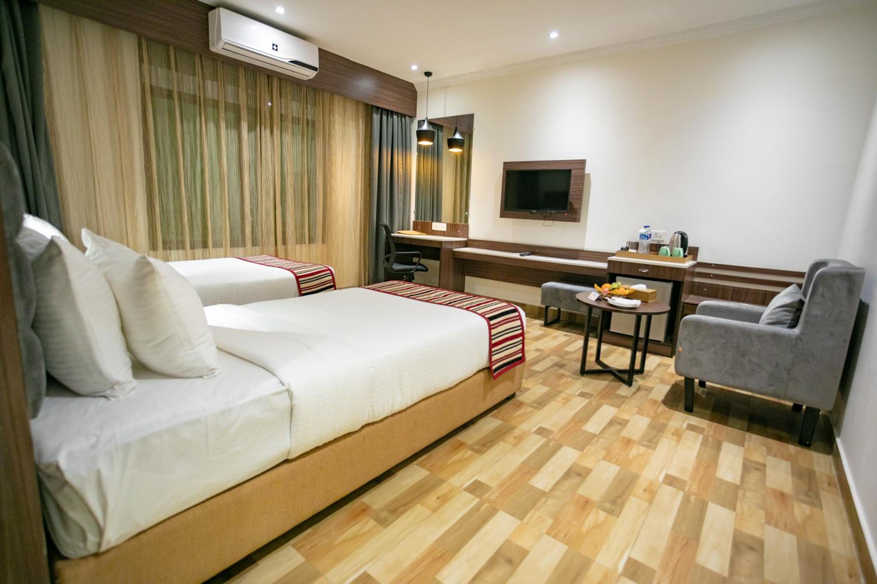 Standard Twin Room