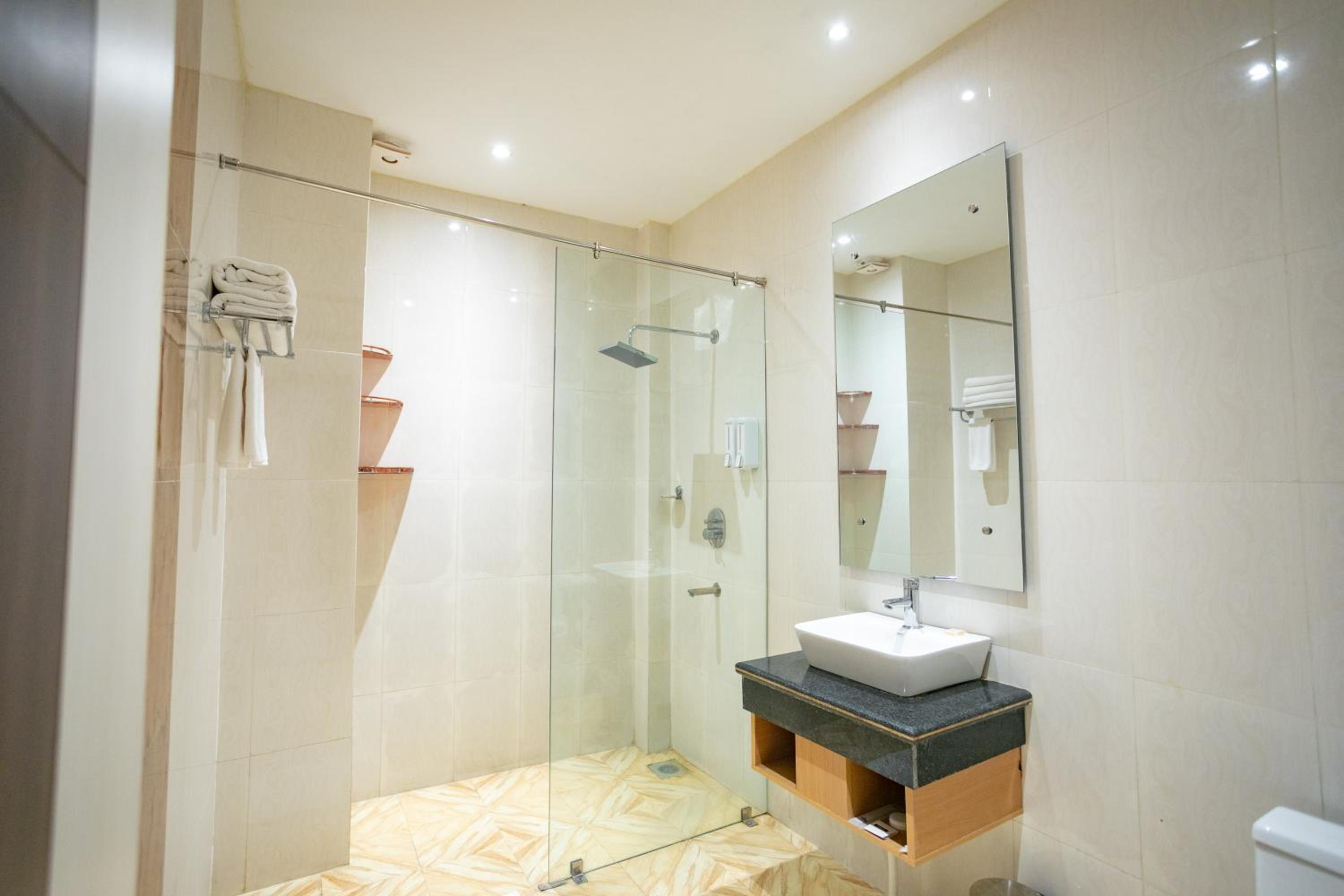 Deluxe Twin Room - Photo 3
