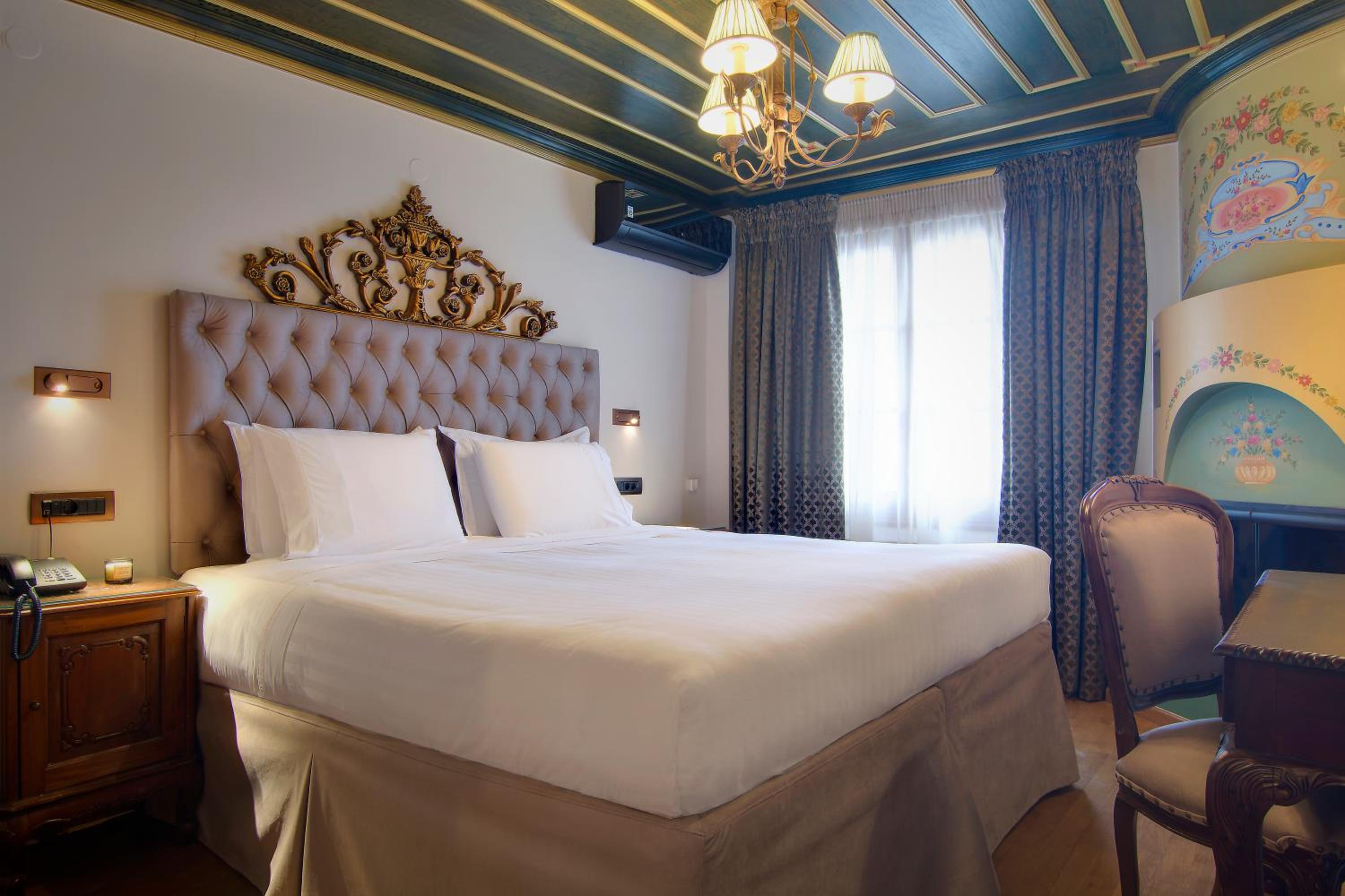 Deluxe Double Room - Photo 1