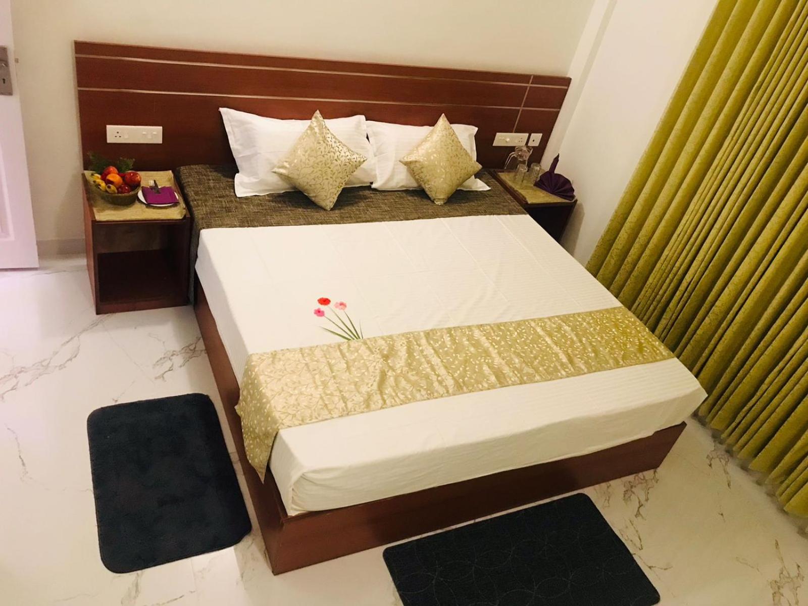 Deluxe Double Room (2 Adults + 1 Child) photo 2
