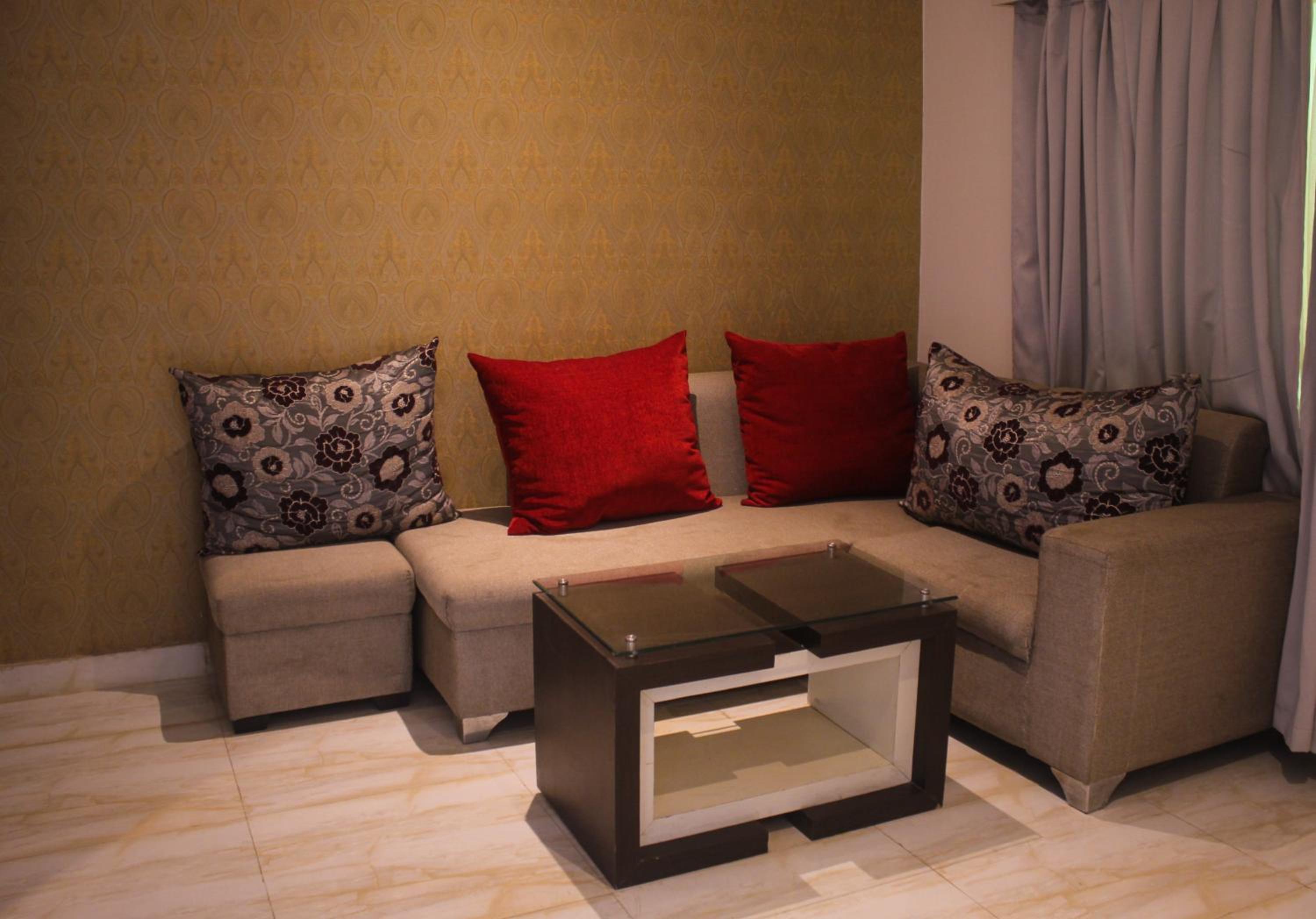 Suite - Photo 6