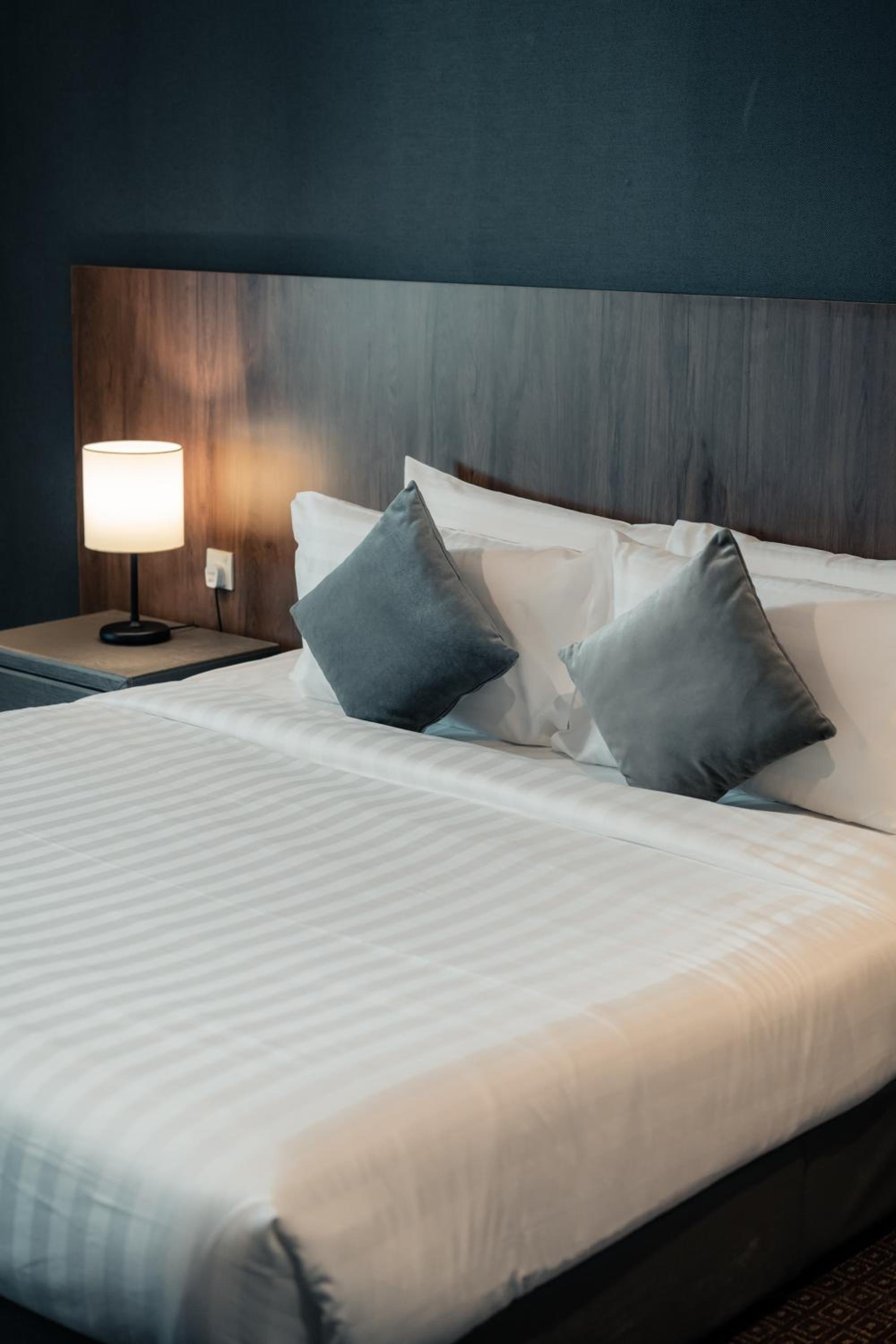 Premier King Room - Photo 18