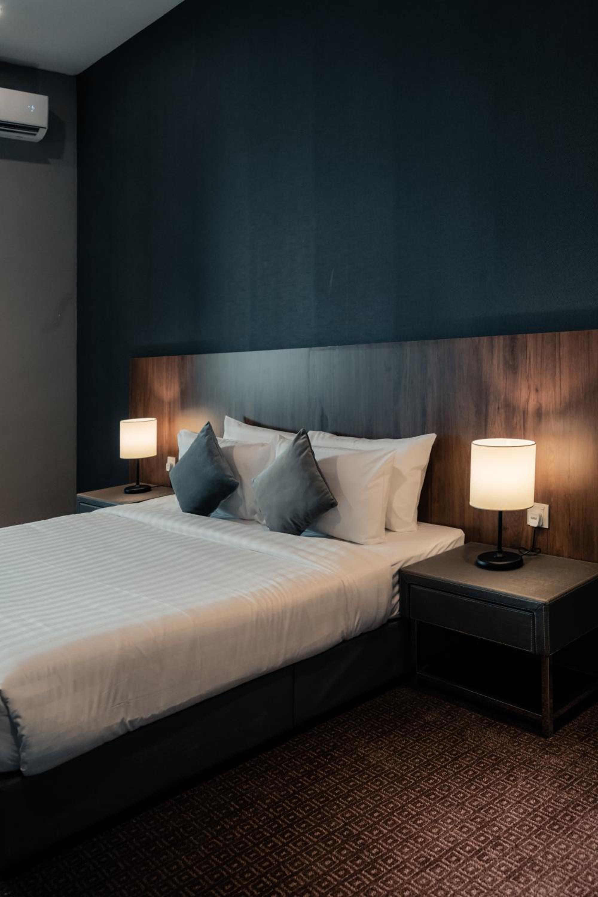 Premier King Room - Photo 19