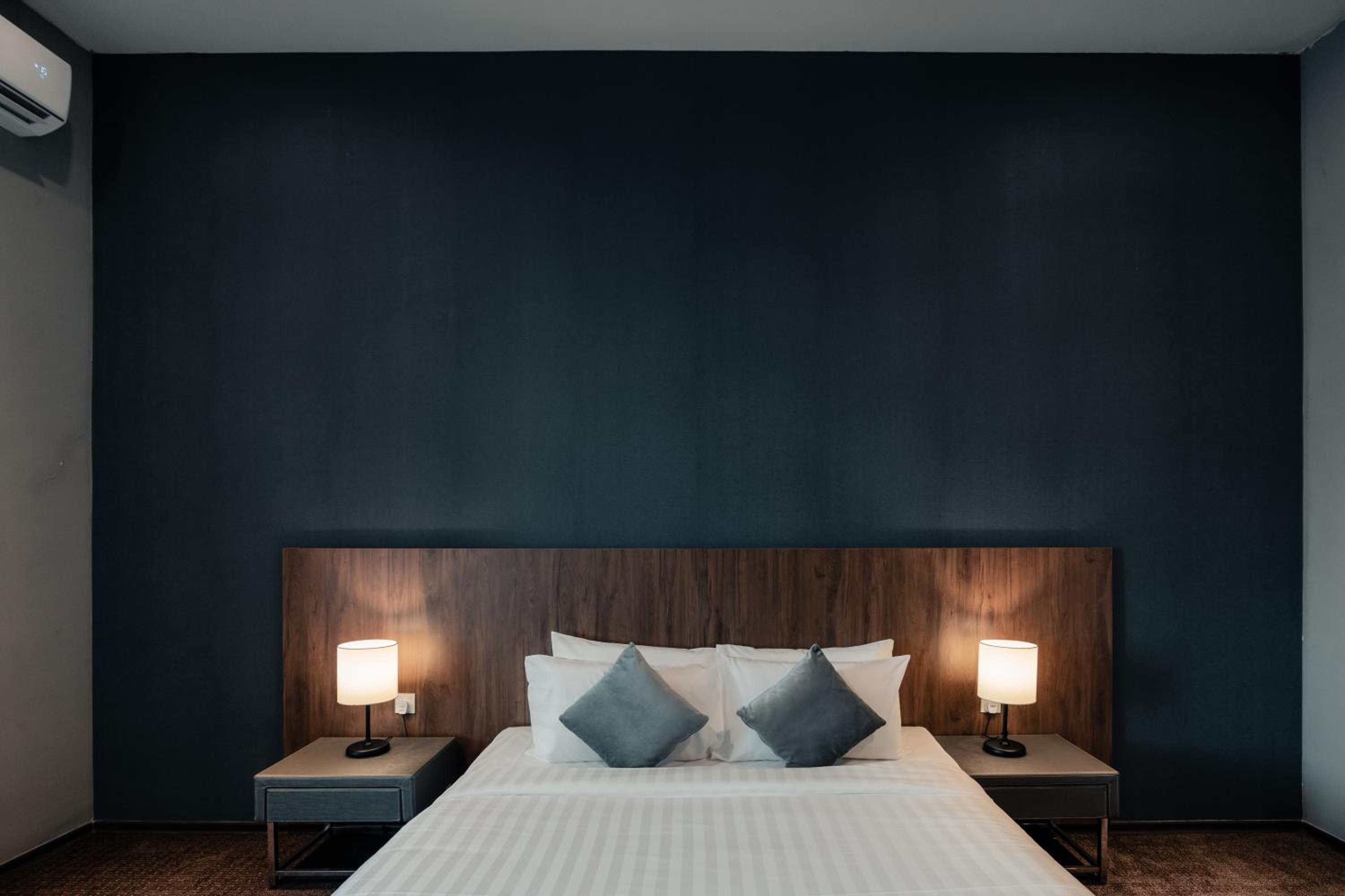 Premier King Room - Photo 21