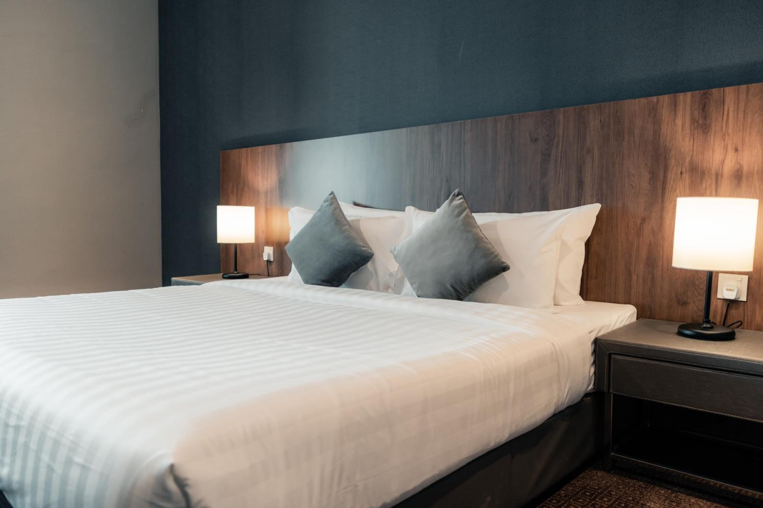 Premier King Room - Photo 7