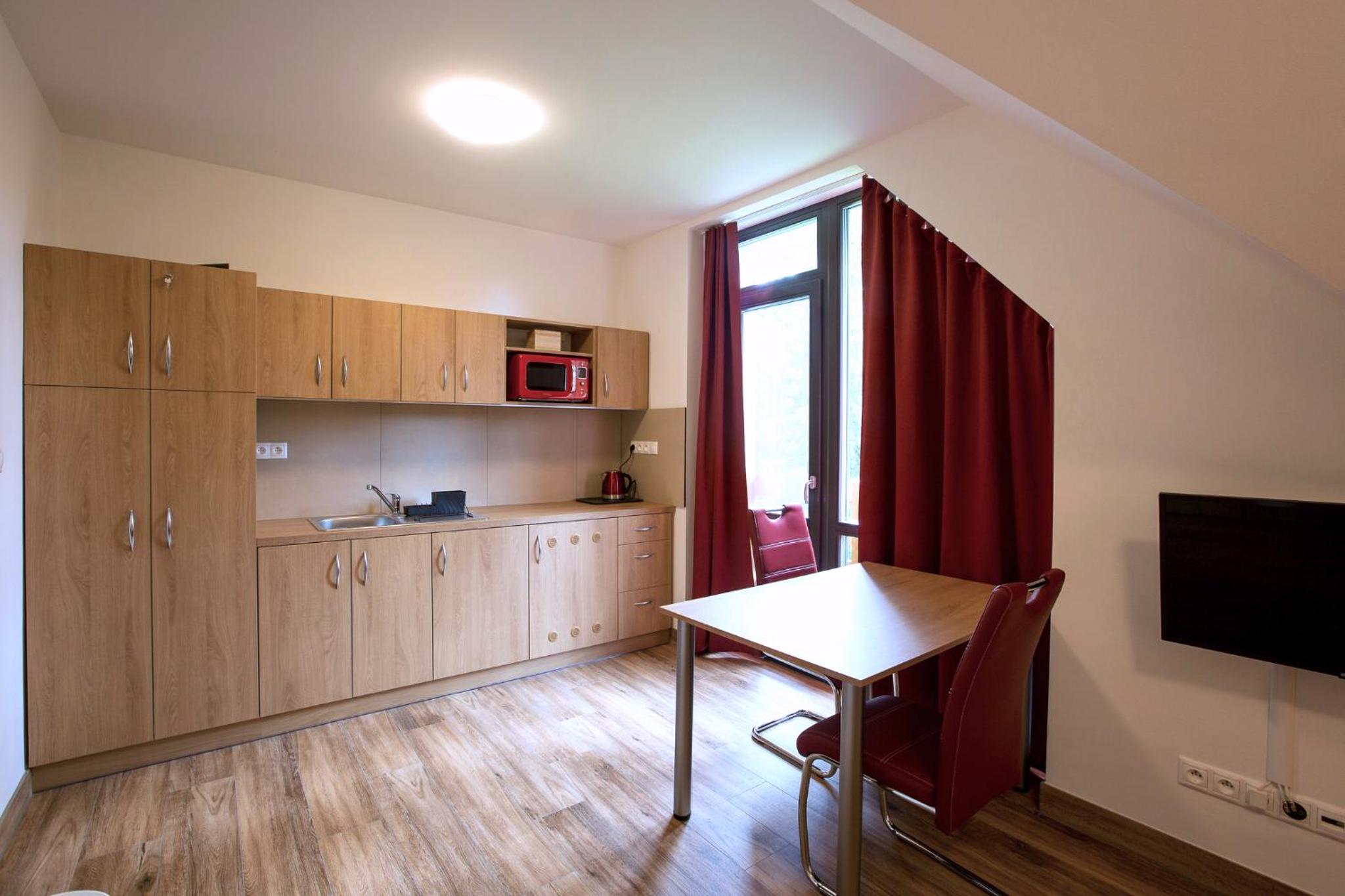 Deluxe Double Room (2 Adults + 1 Child) - Photo 2