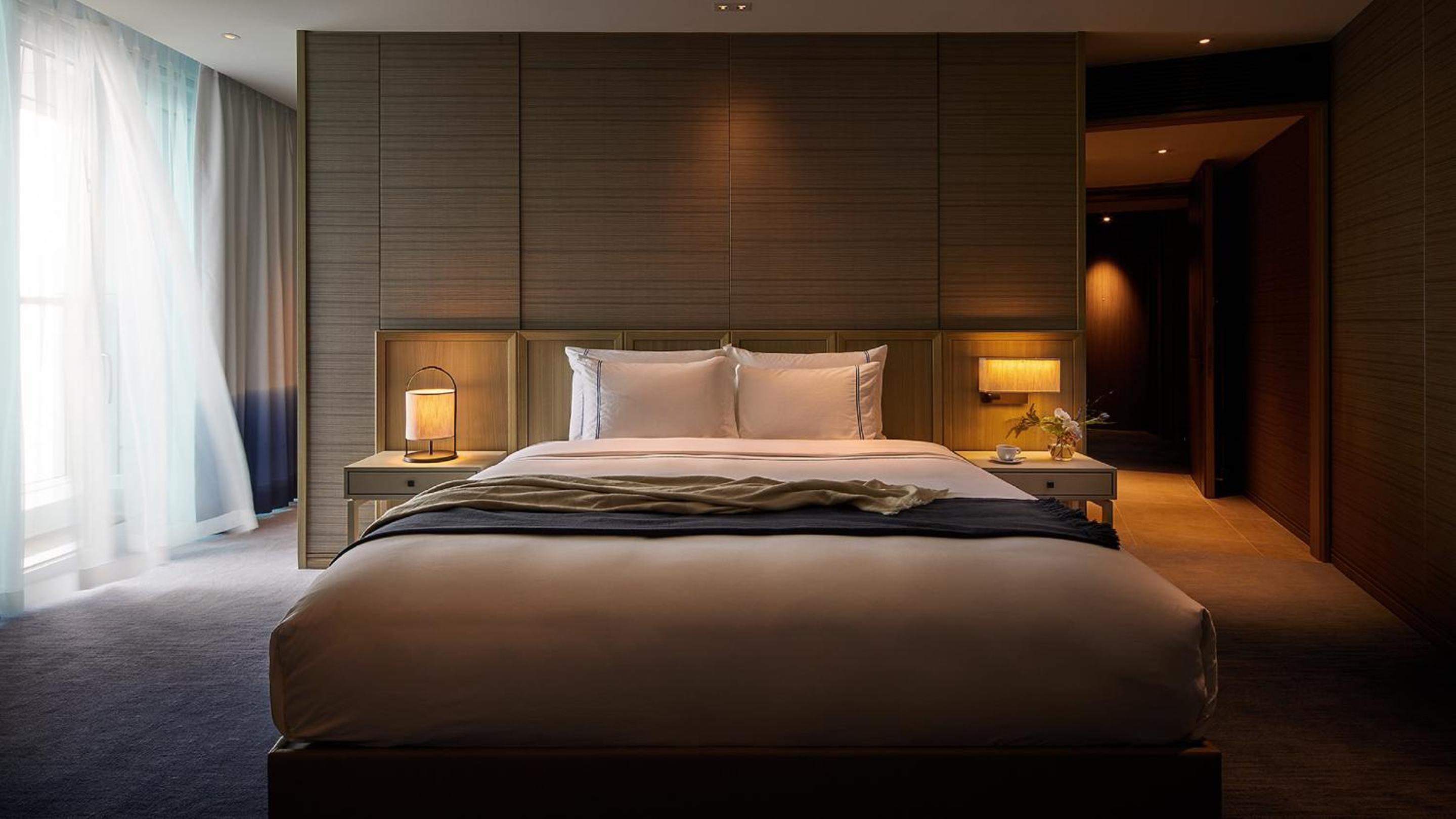 Signiel Premier Double Room with Mipo Harbor View - Photo 4