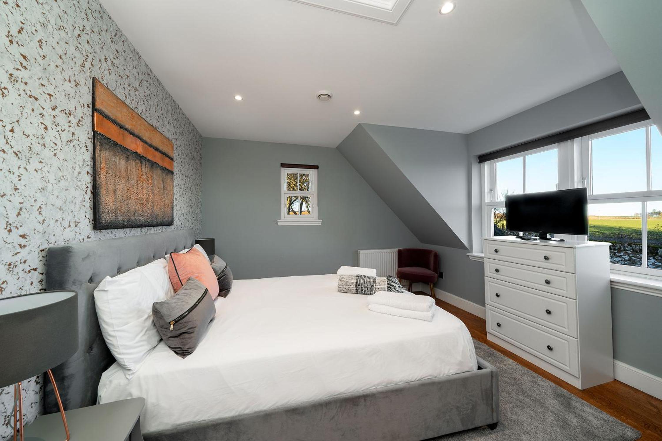 Three-Bedroom House photo 1