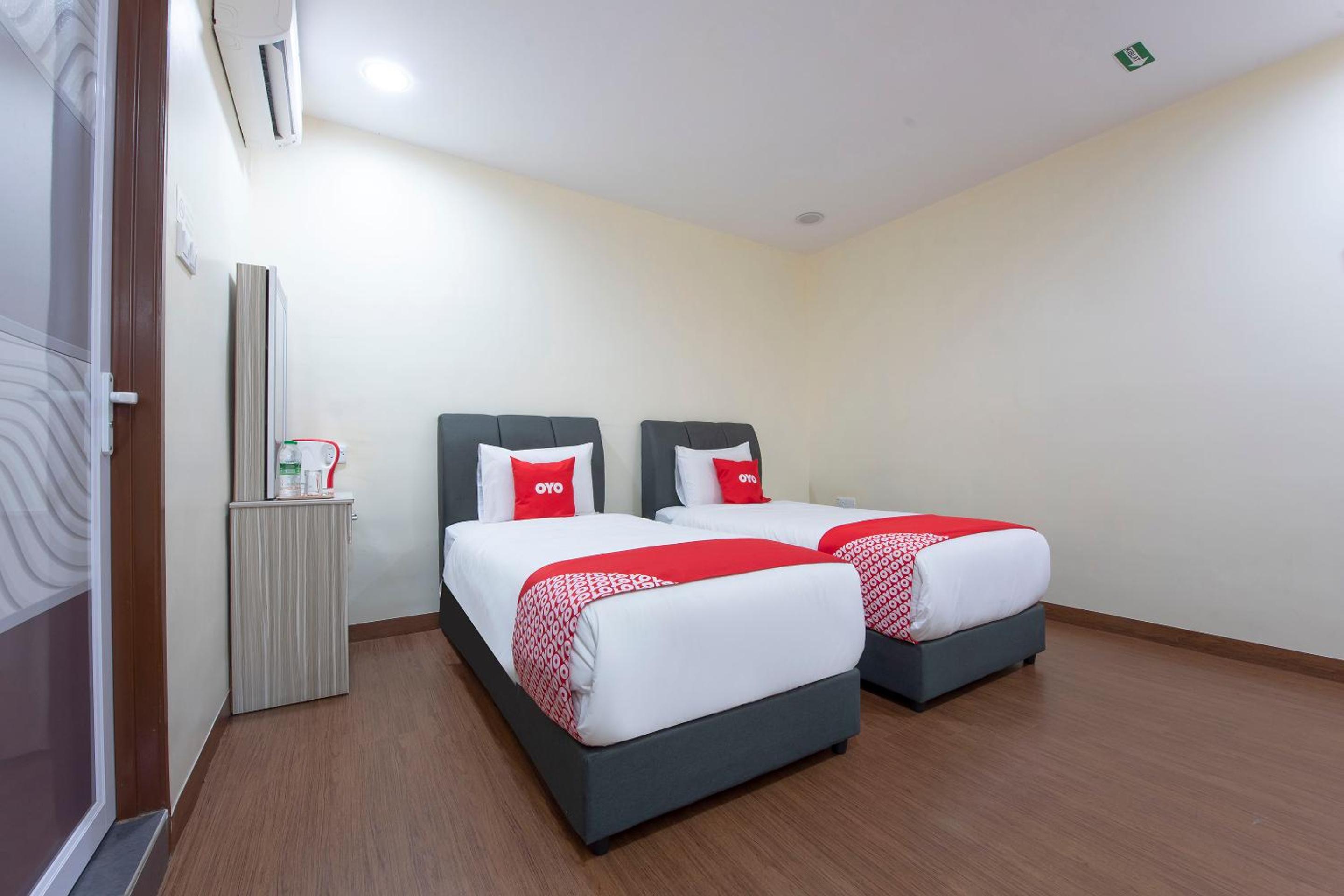 Standard Twin Room - Photo 1