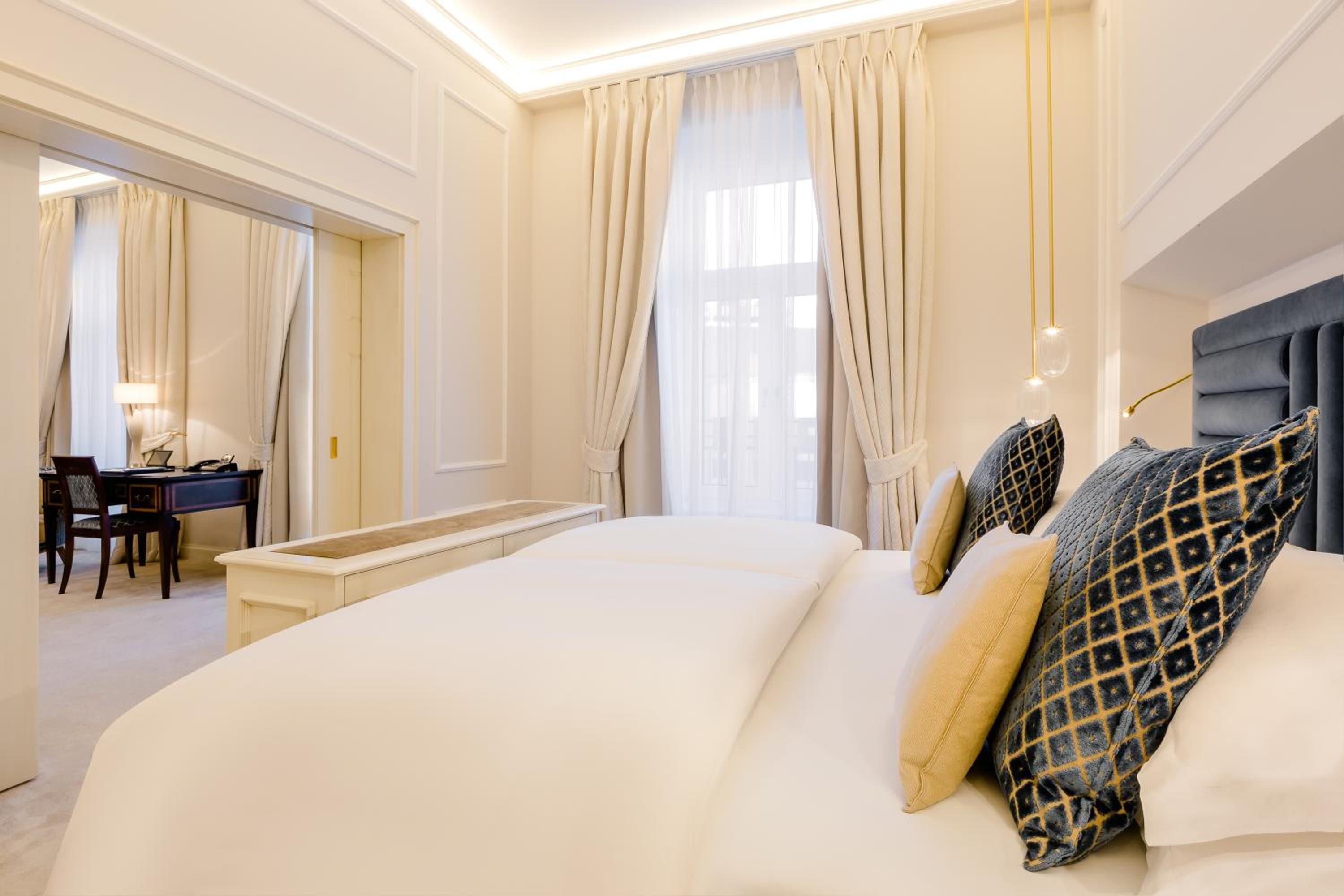 Suite - Photo 7