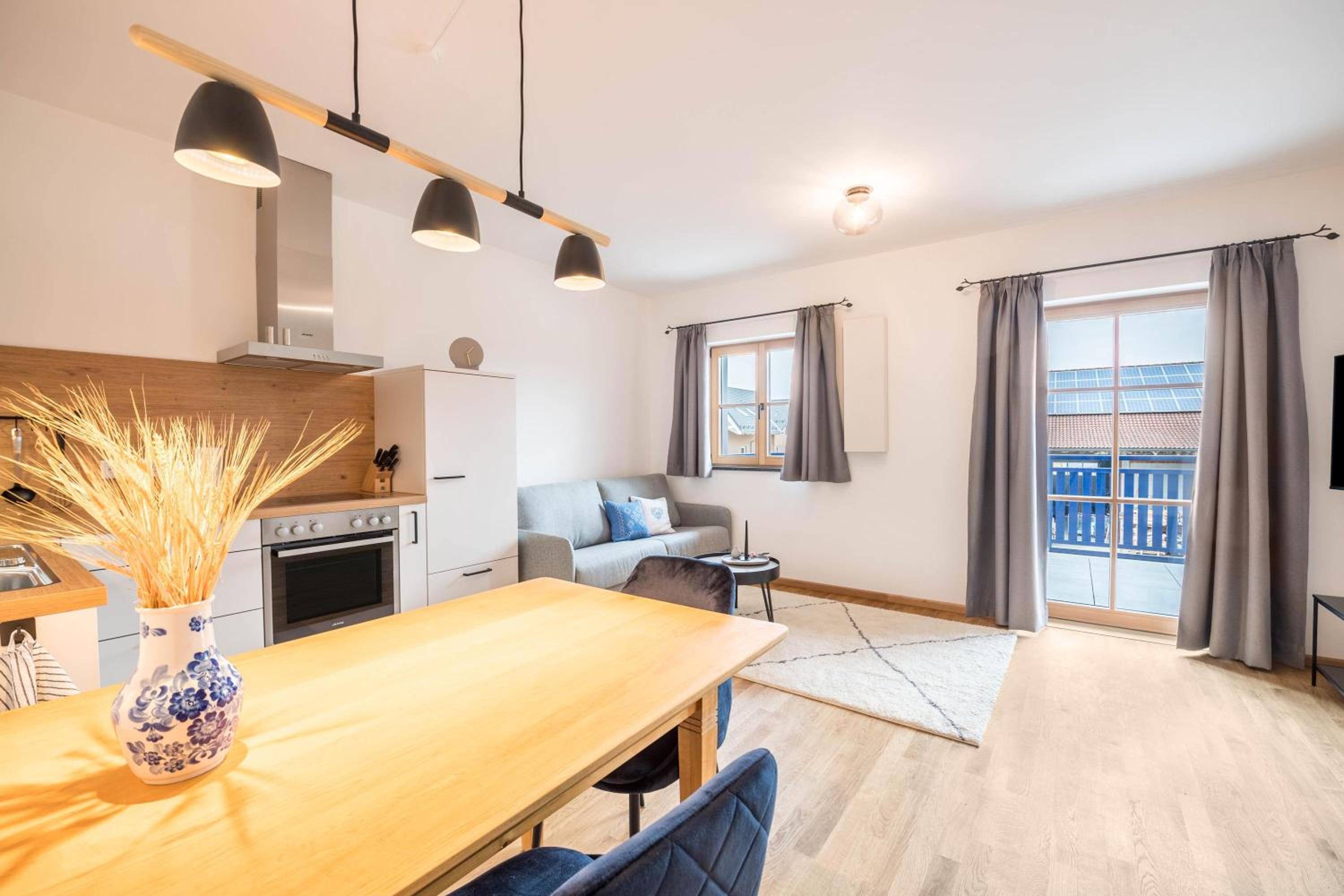 Superior One-Bedroom Apartment with Balcony - Photo 17