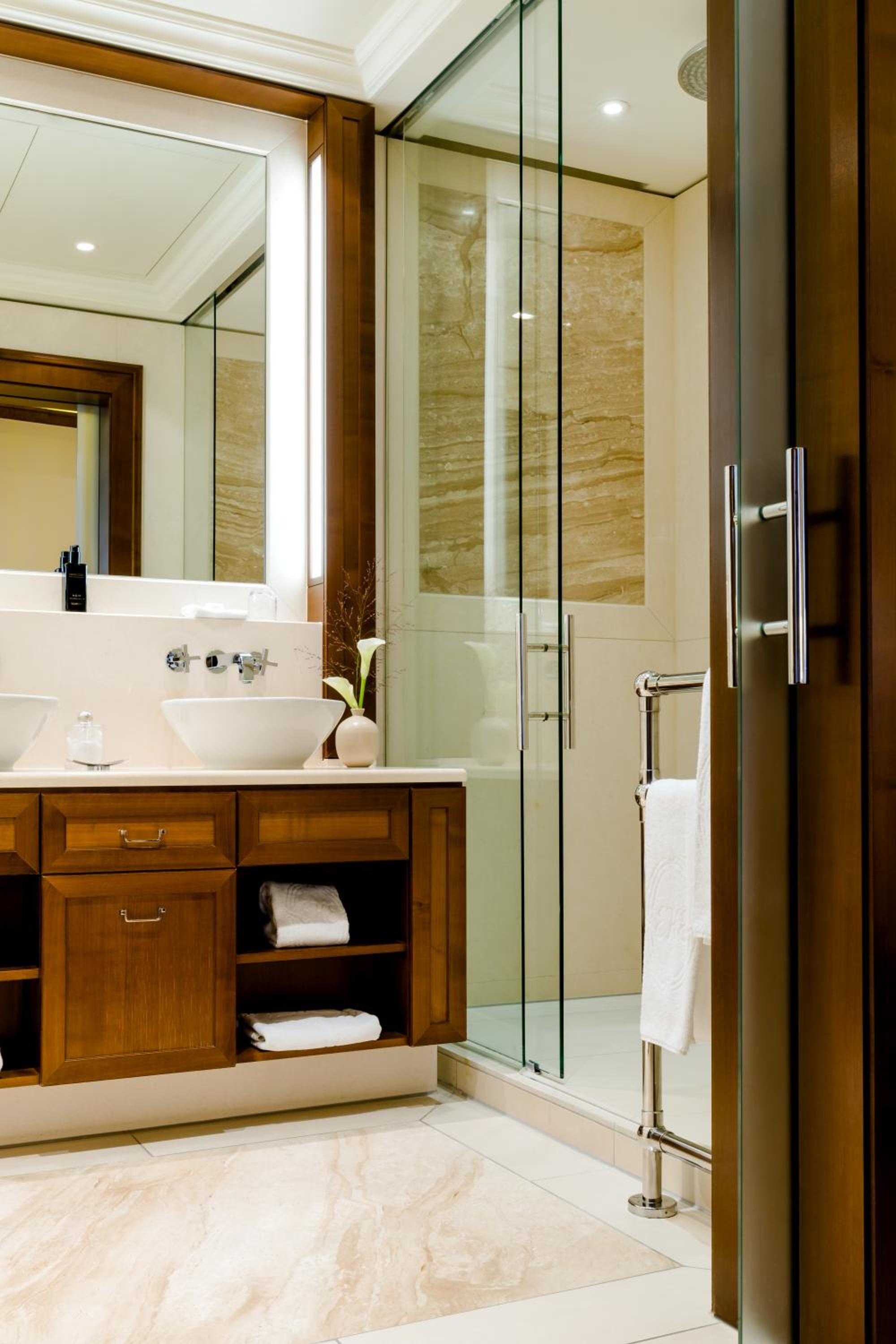 Executive Suite thumbnail 5