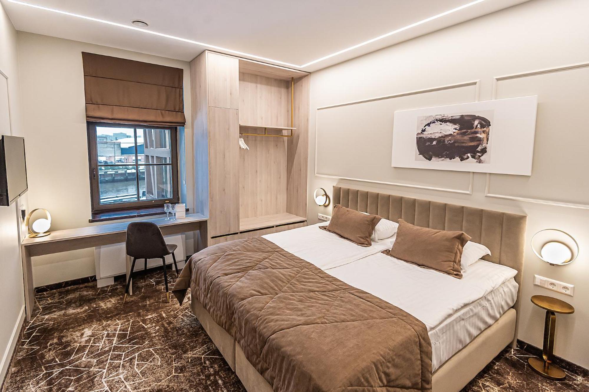 Deluxe Double Room - Photo 10