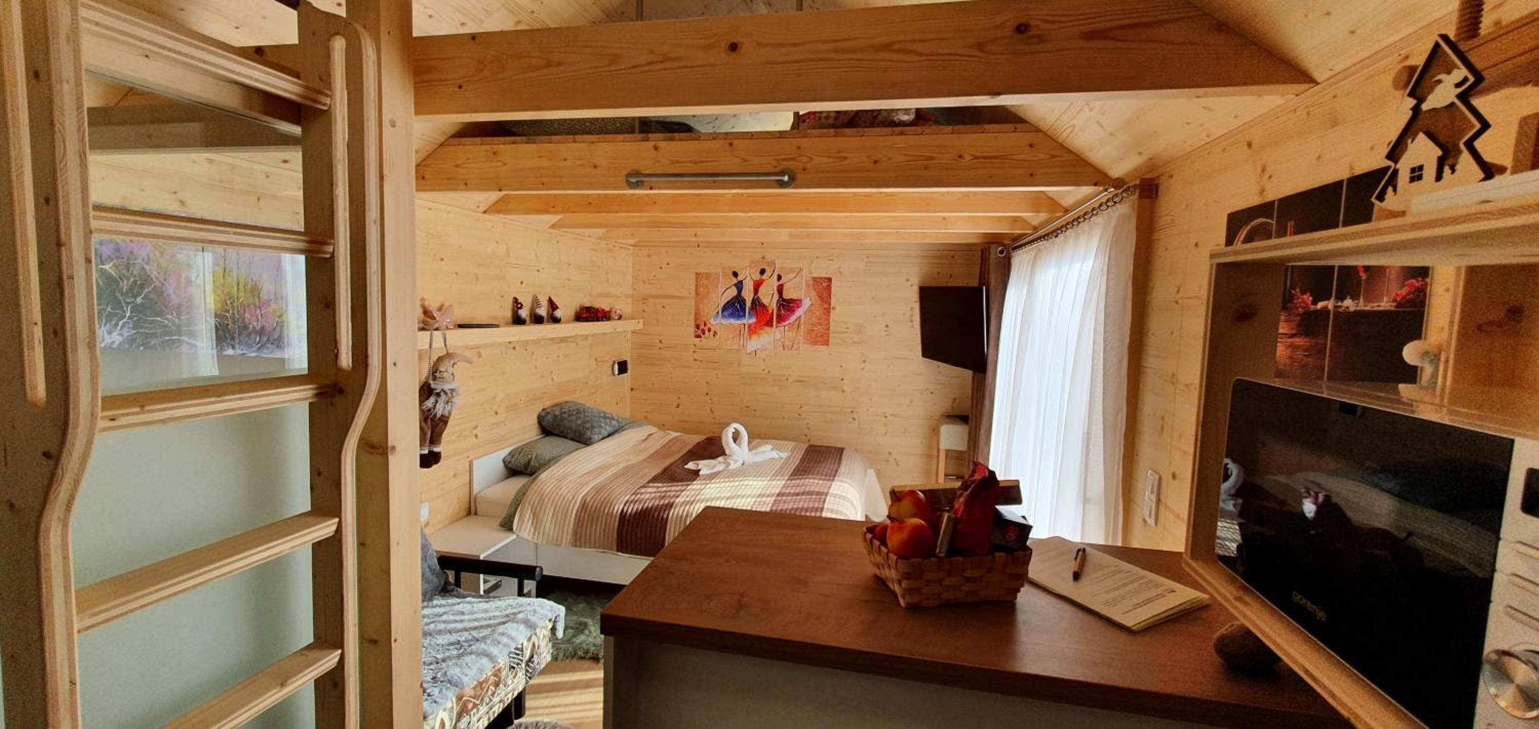 One-Bedroom House - Photo 27
