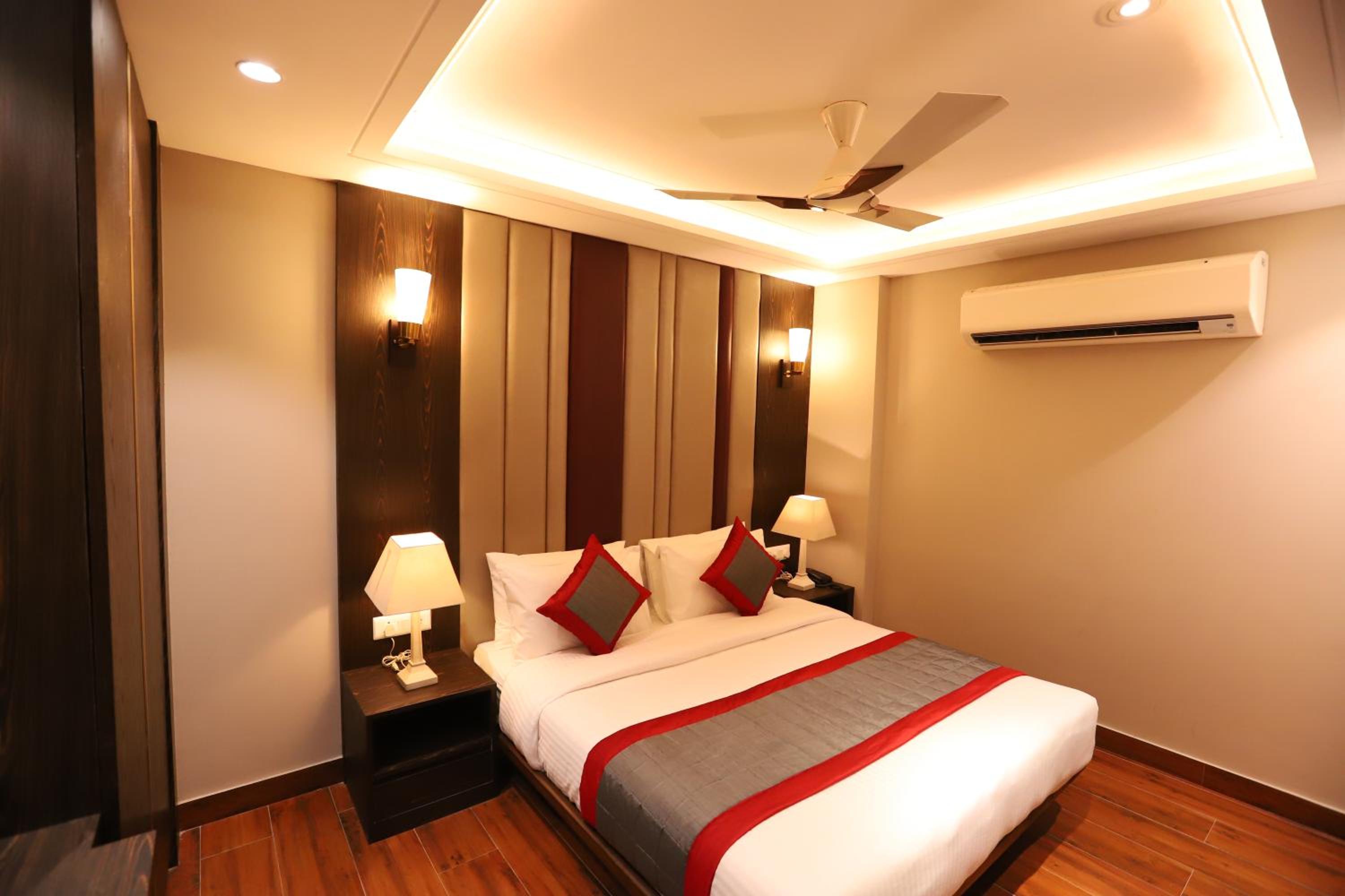 Deluxe Double Room - Photo 9