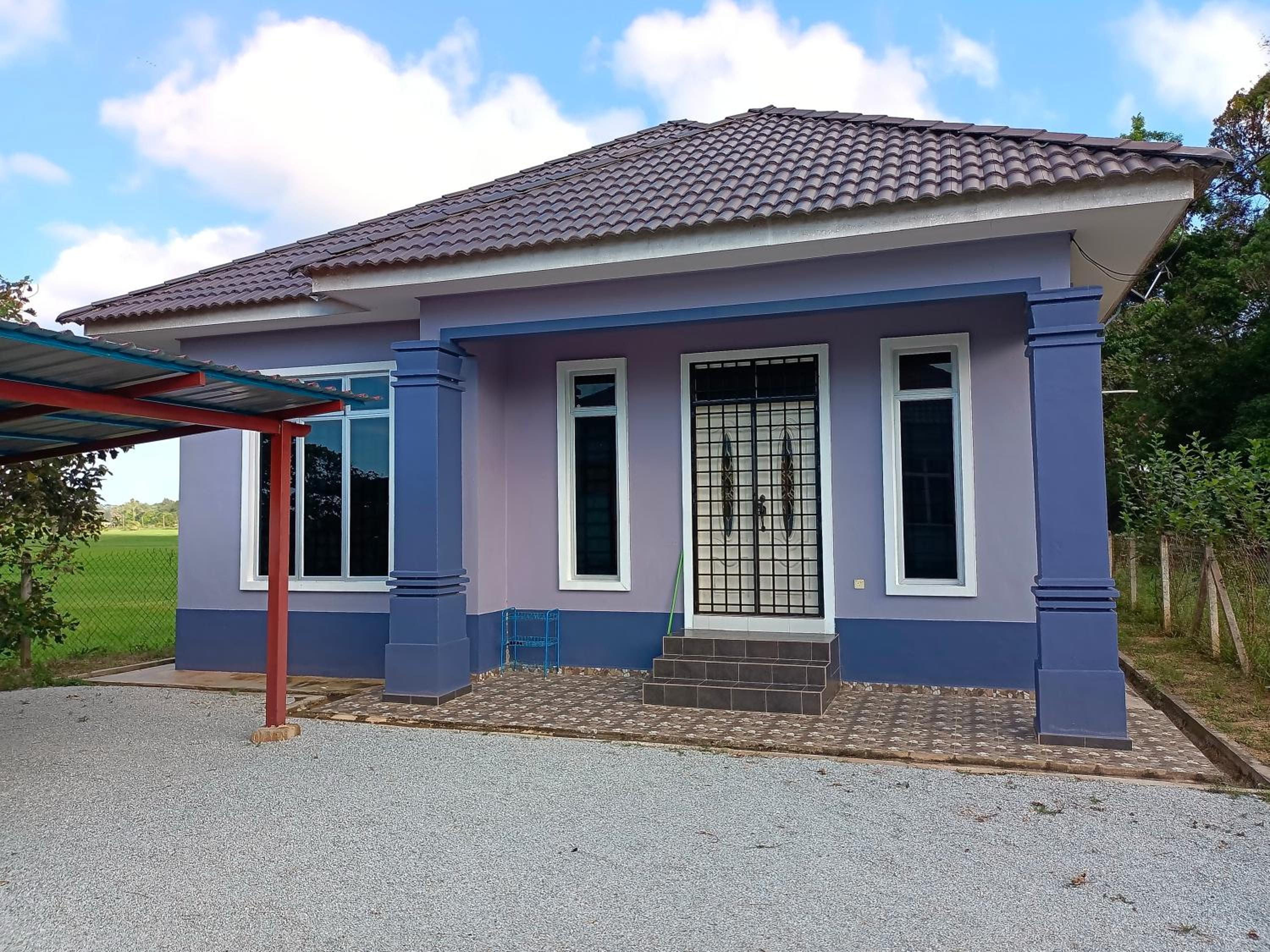 Three-Bedroom House photo 1
