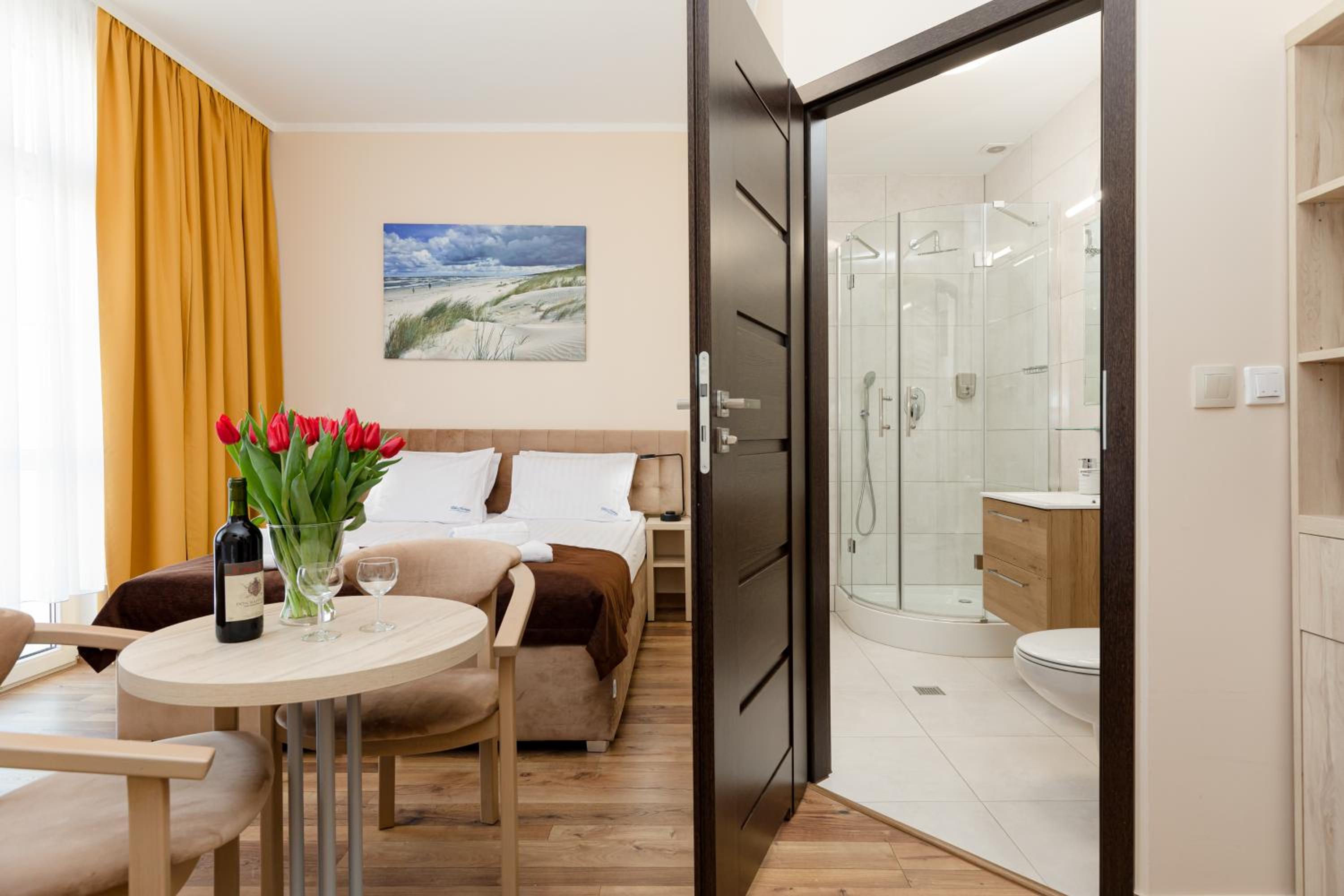 Triple Room with Balcony - Photo 11