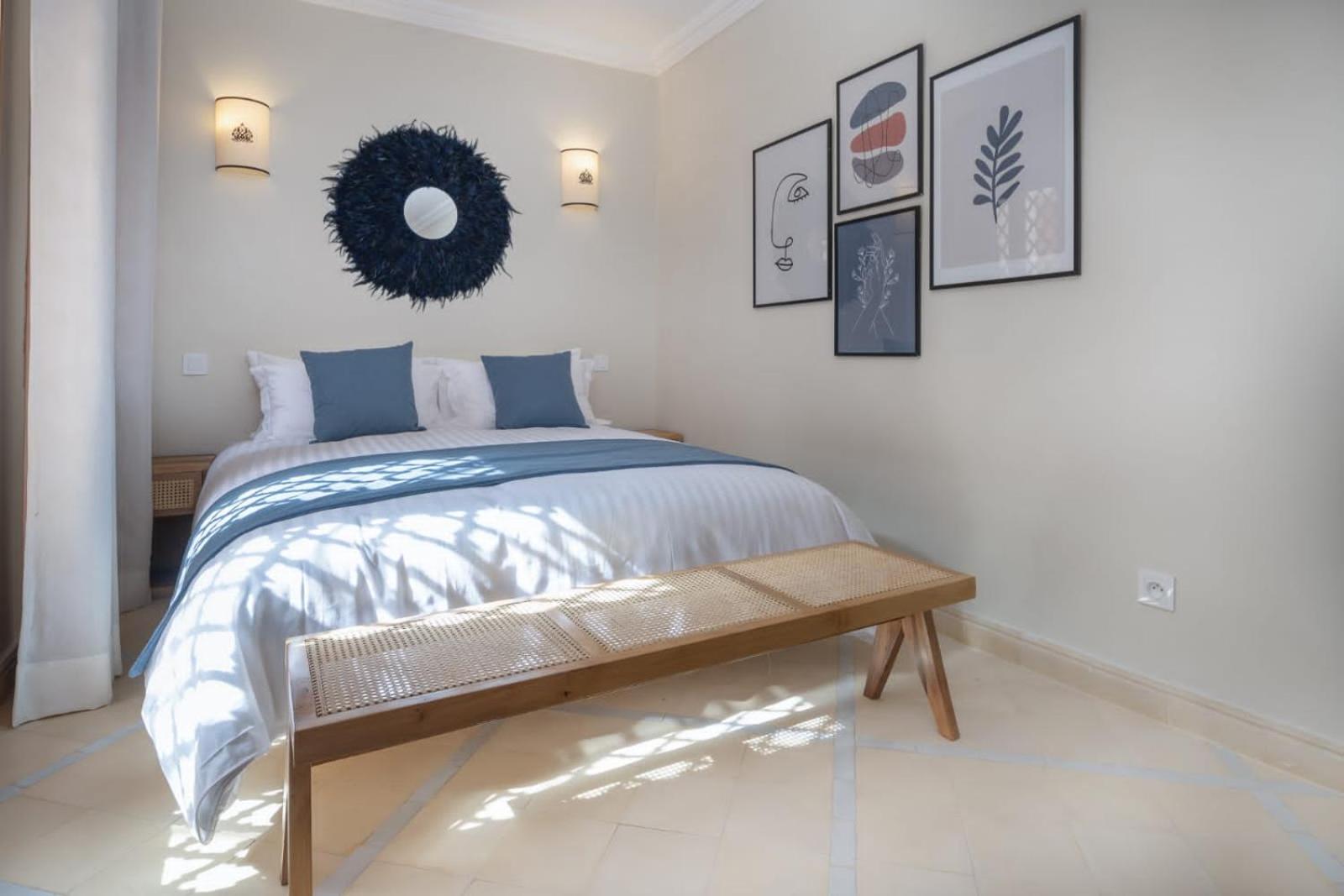Deluxe Queen Room - Photo 1
