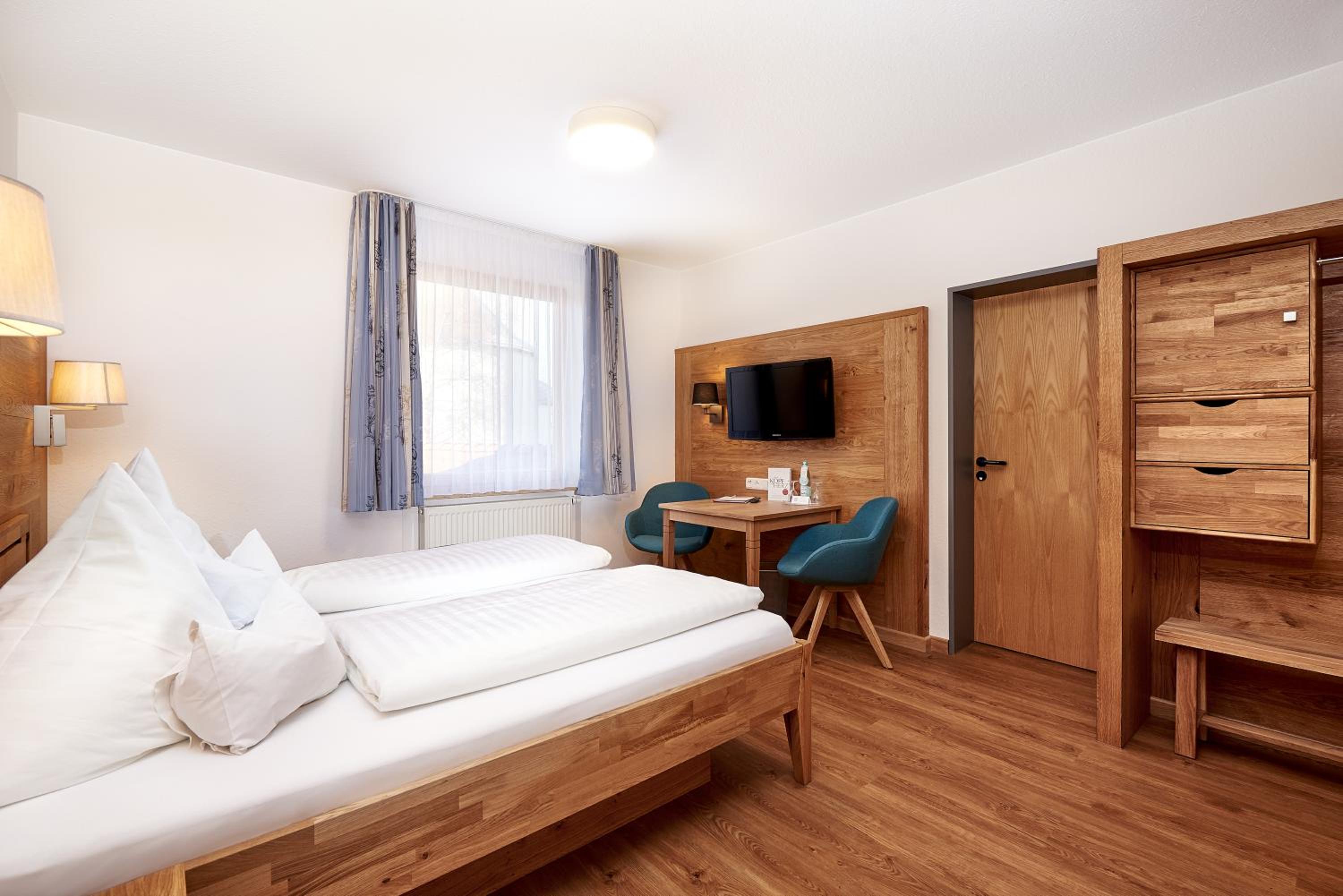 Double Room - Photo 5