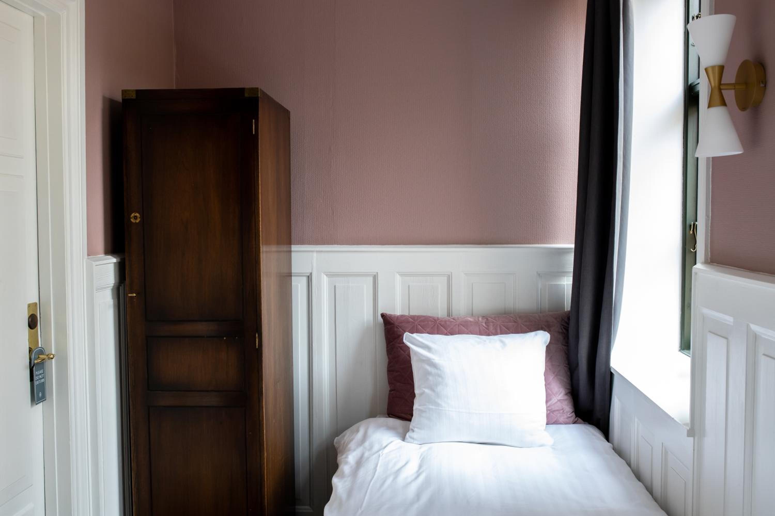 Single Room photo 3