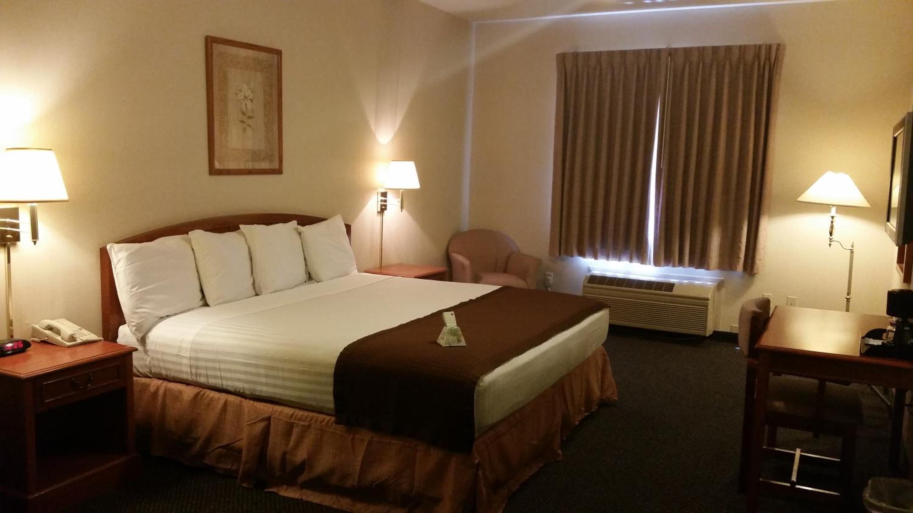 King Room - Non-Smoking - Photo 1