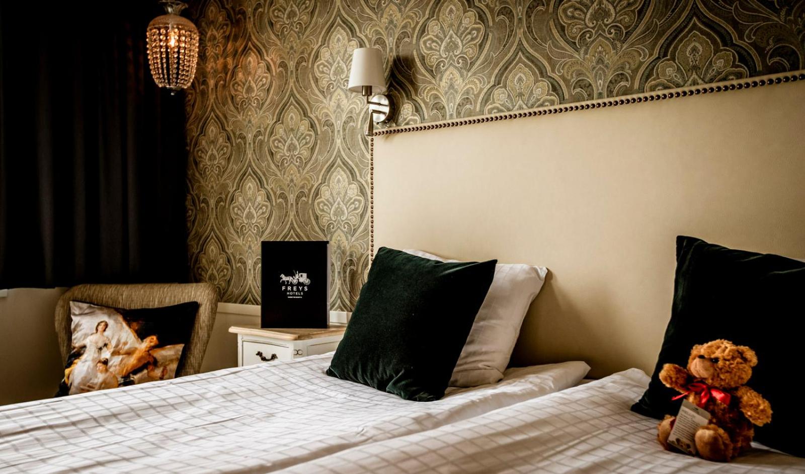 Standard Twin Room - Photo 7