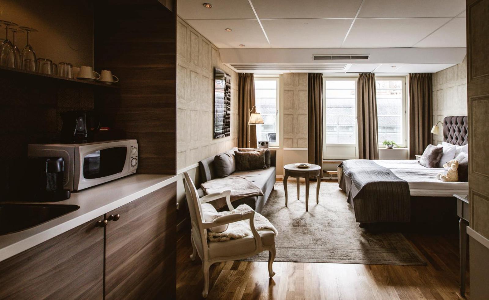 Superior Room Plus With Balcony - Courtyard View