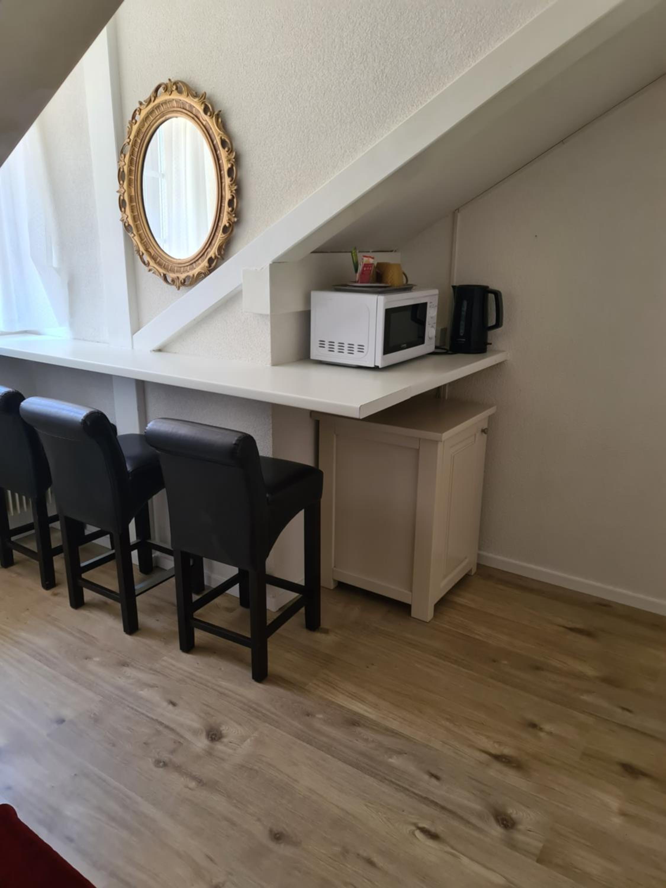 Standard Family Room - Photo 10