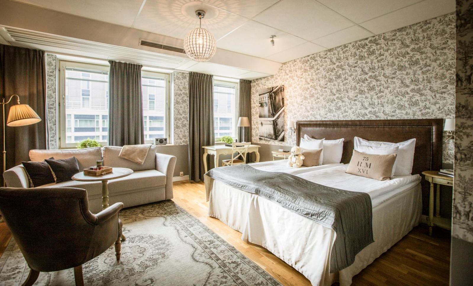 Superior Room Plus - Courtyard View