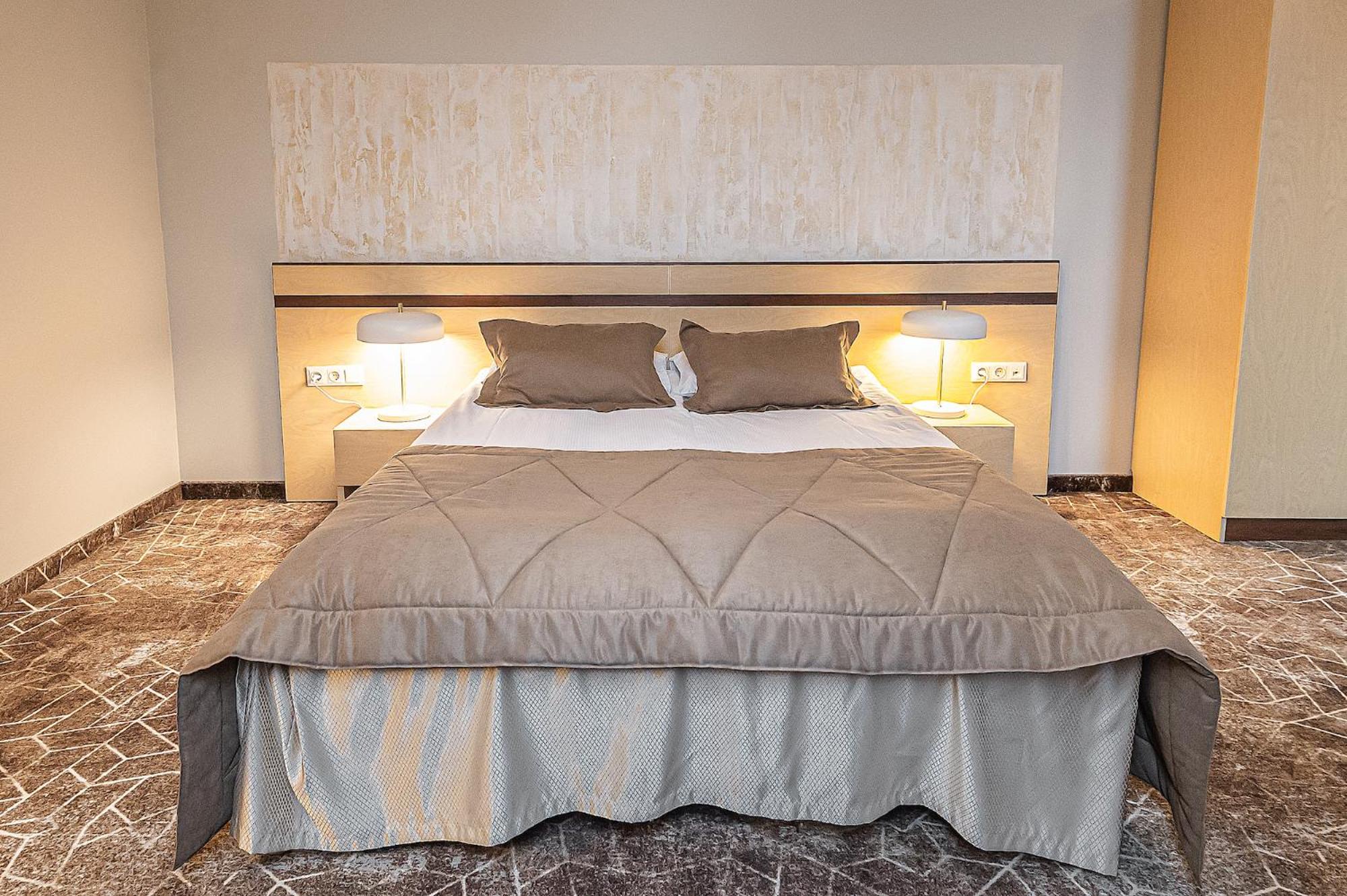 Suite or Attic Suite - Photo 5