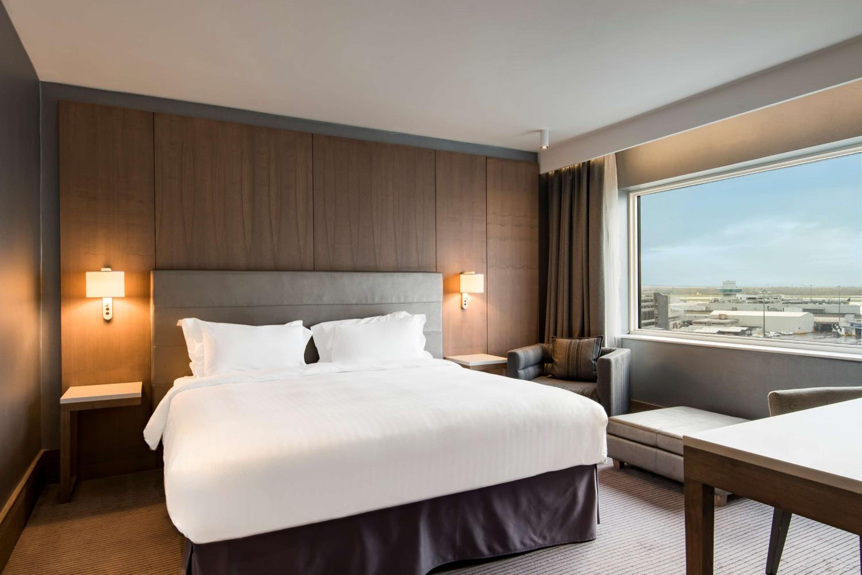 Premium Room with Runway View - Photo 12
