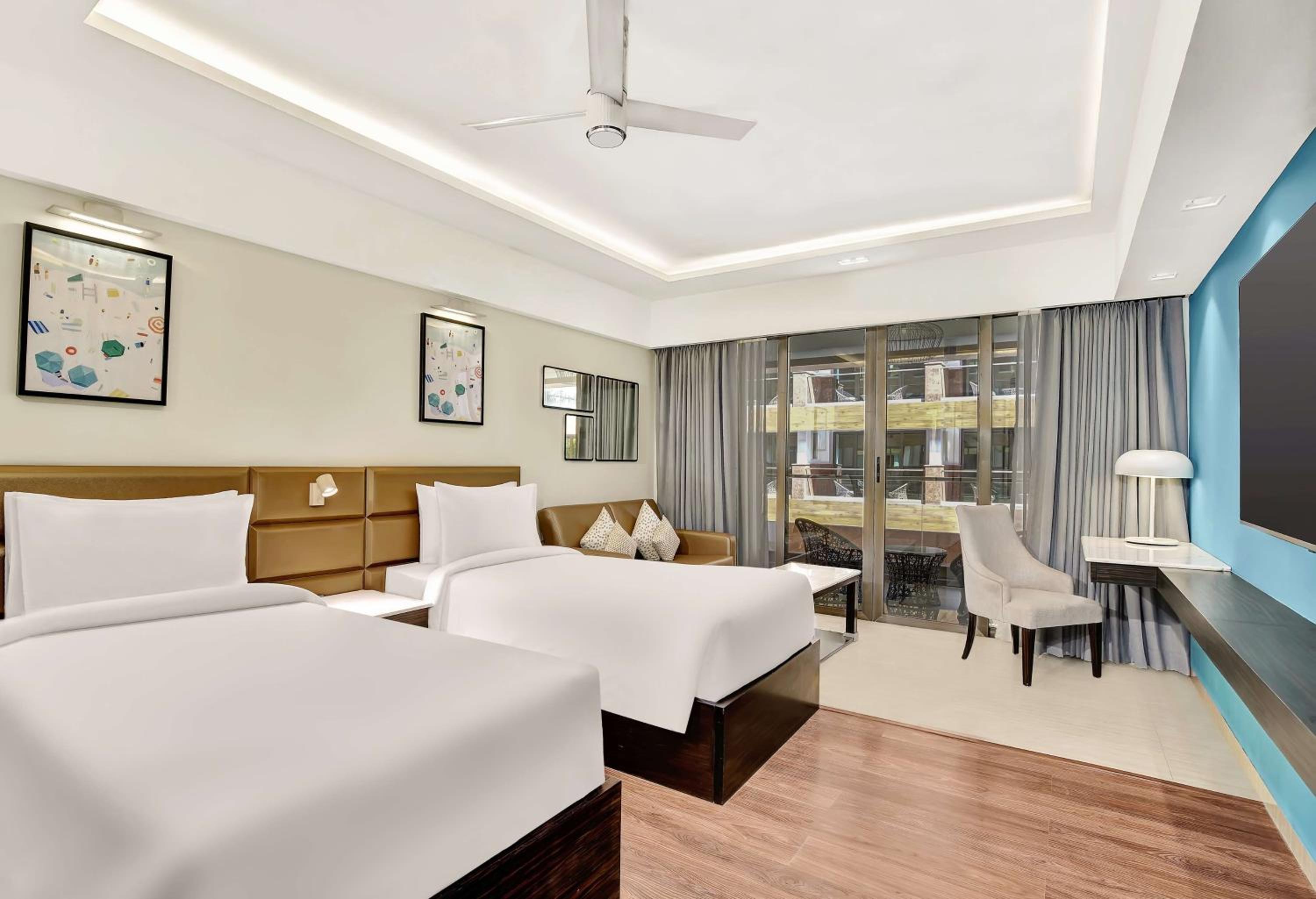 Premium Room Pool View and Balcony - Welcome pint of beer on arrival + Buy 1 Get 1 (IMFL)  - Photo 6