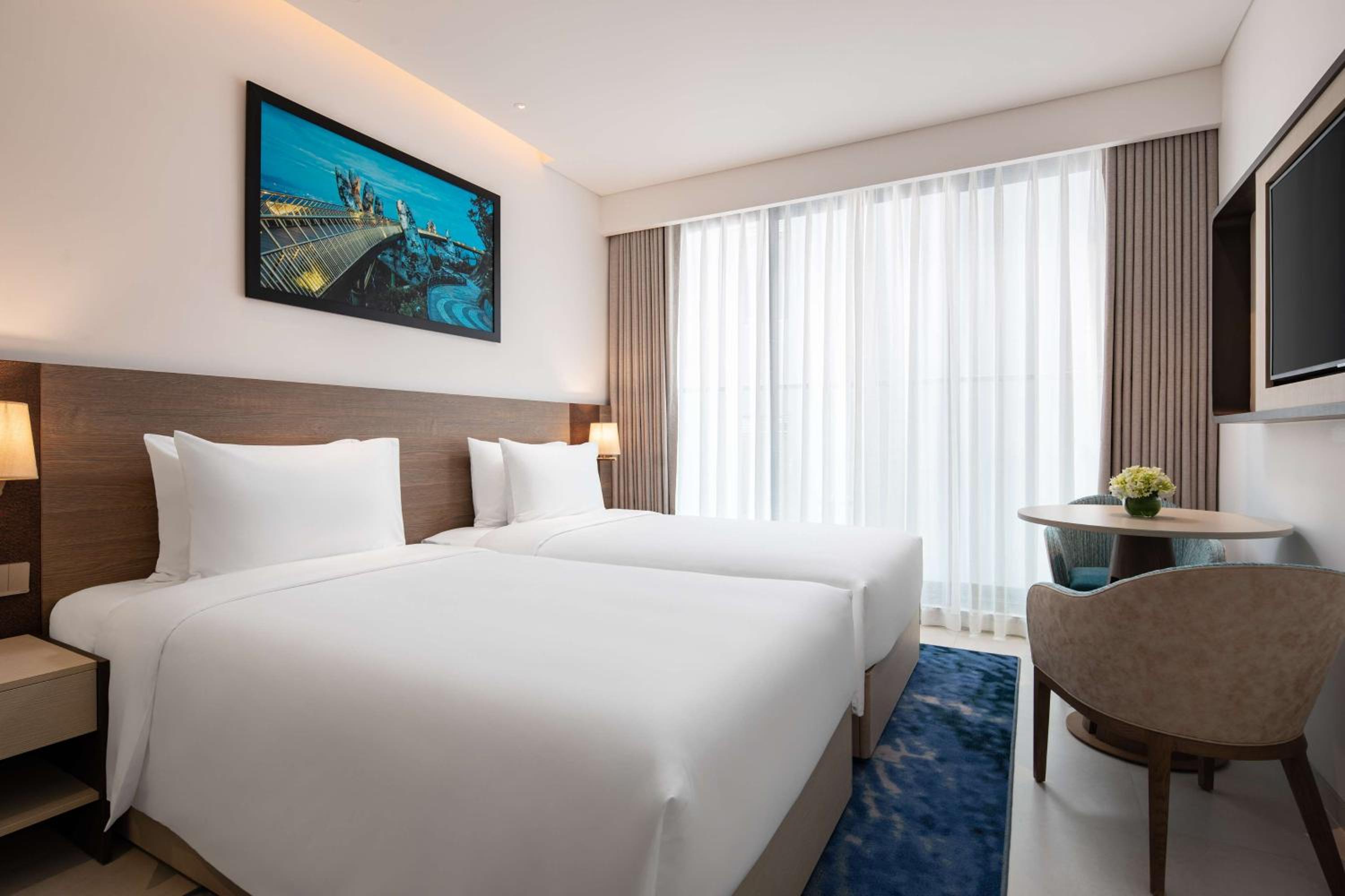 Deluxe Room - Partial Ocean View - Photo 5