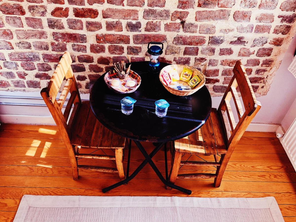 Apartment with Balcony photo 3