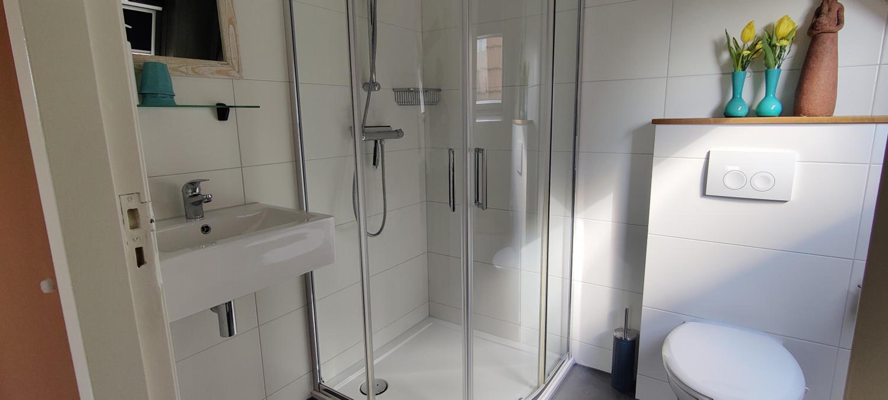 Twin Room With Private Bathroom photo 2