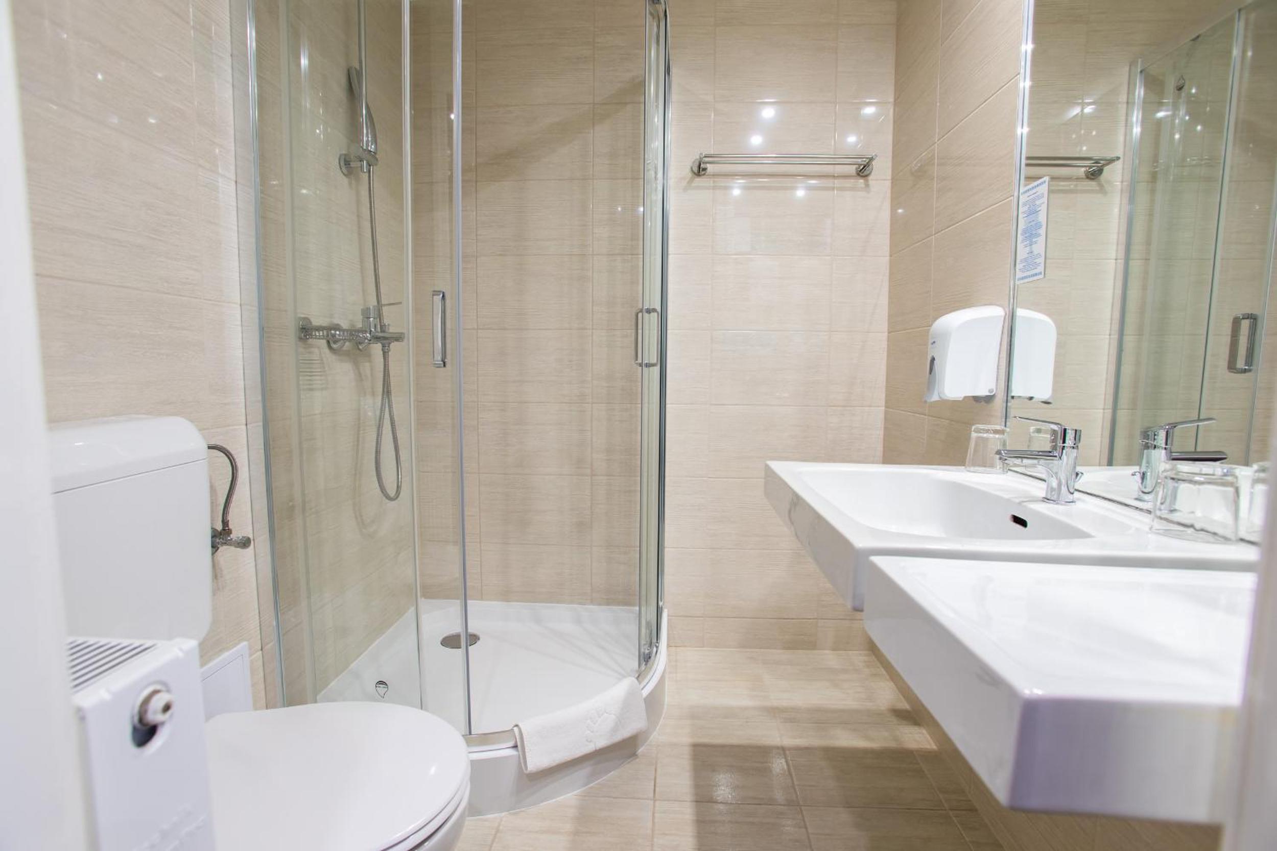 Double Room - Photo 5