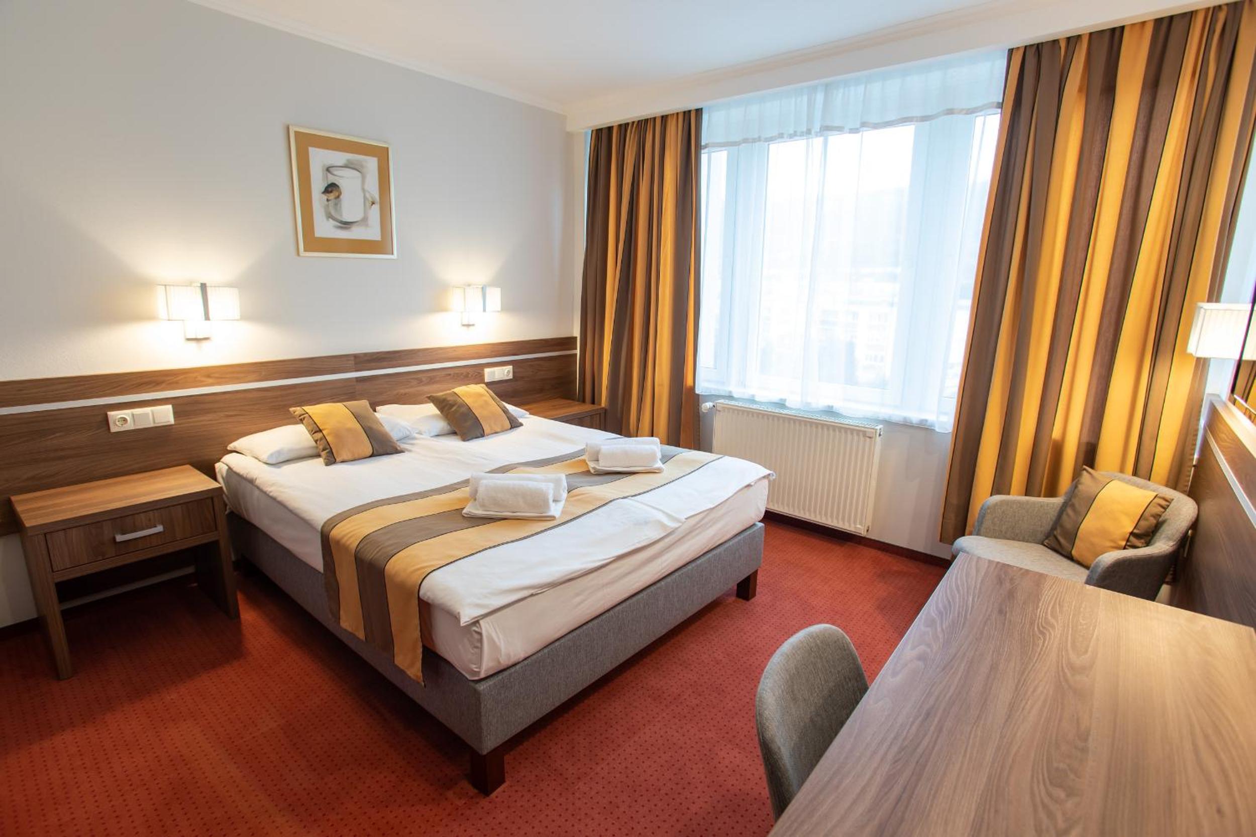 Double Room - Photo 4