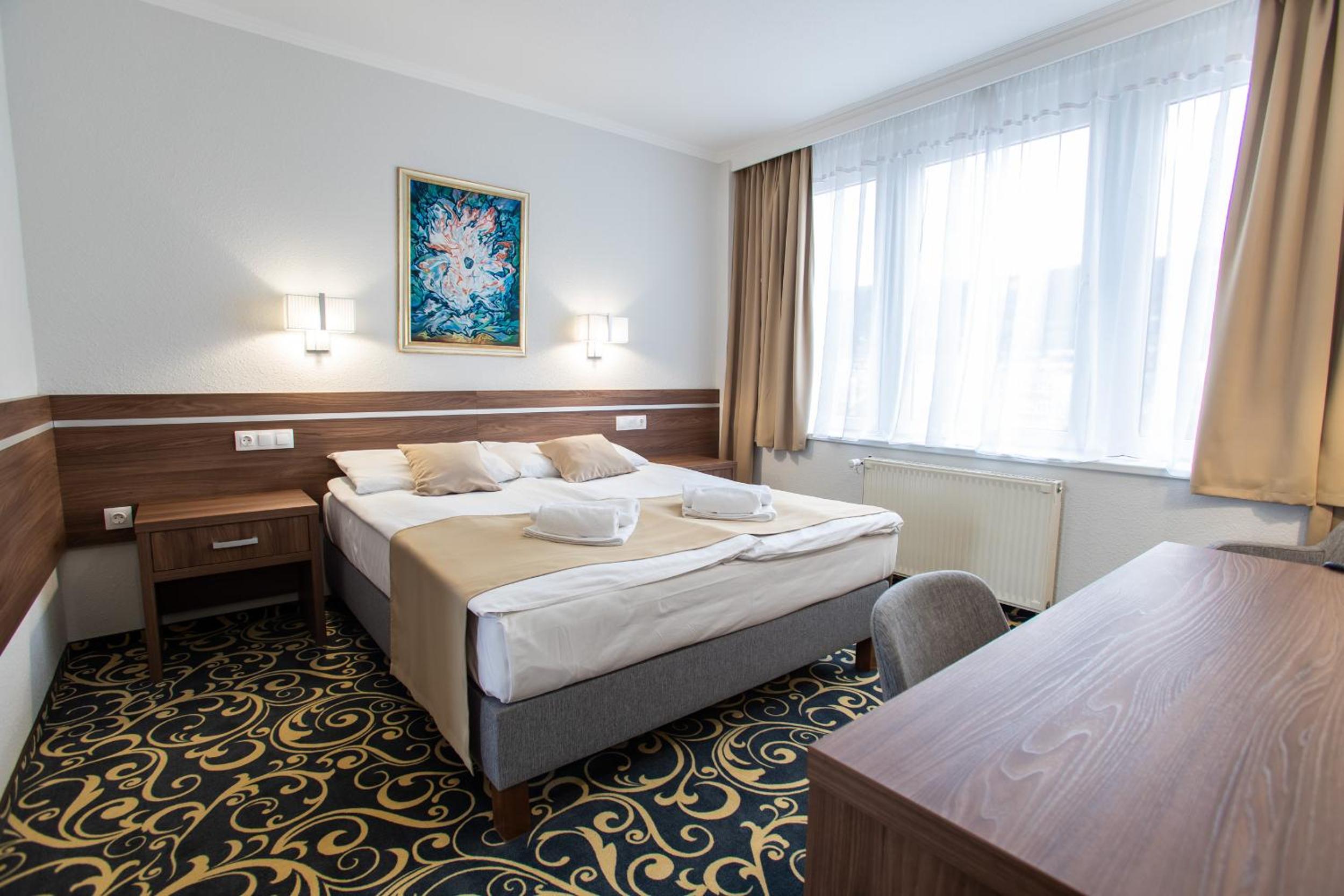 Double Room - Photo 3