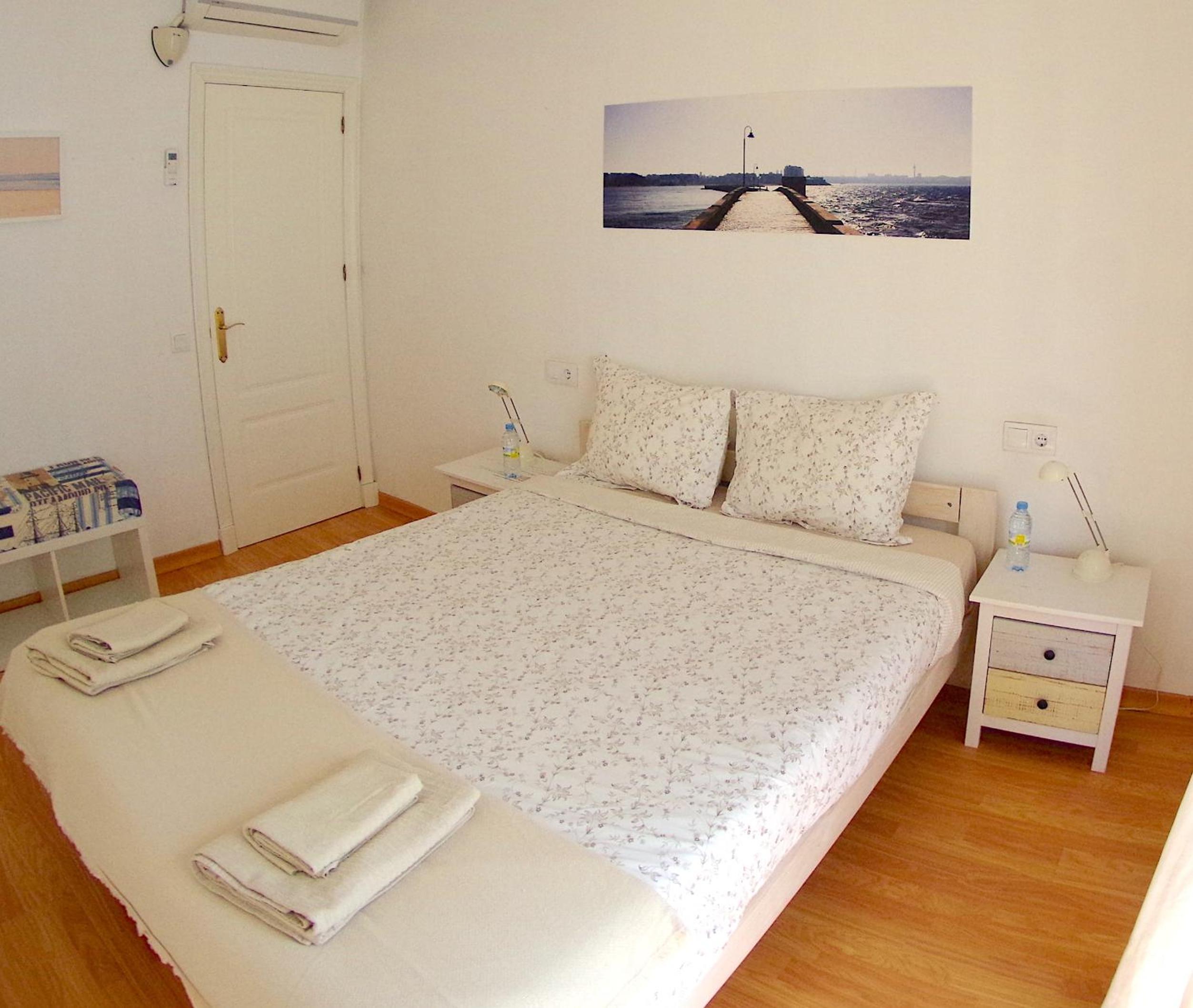 One-Bedroom Apartment - Photo 1