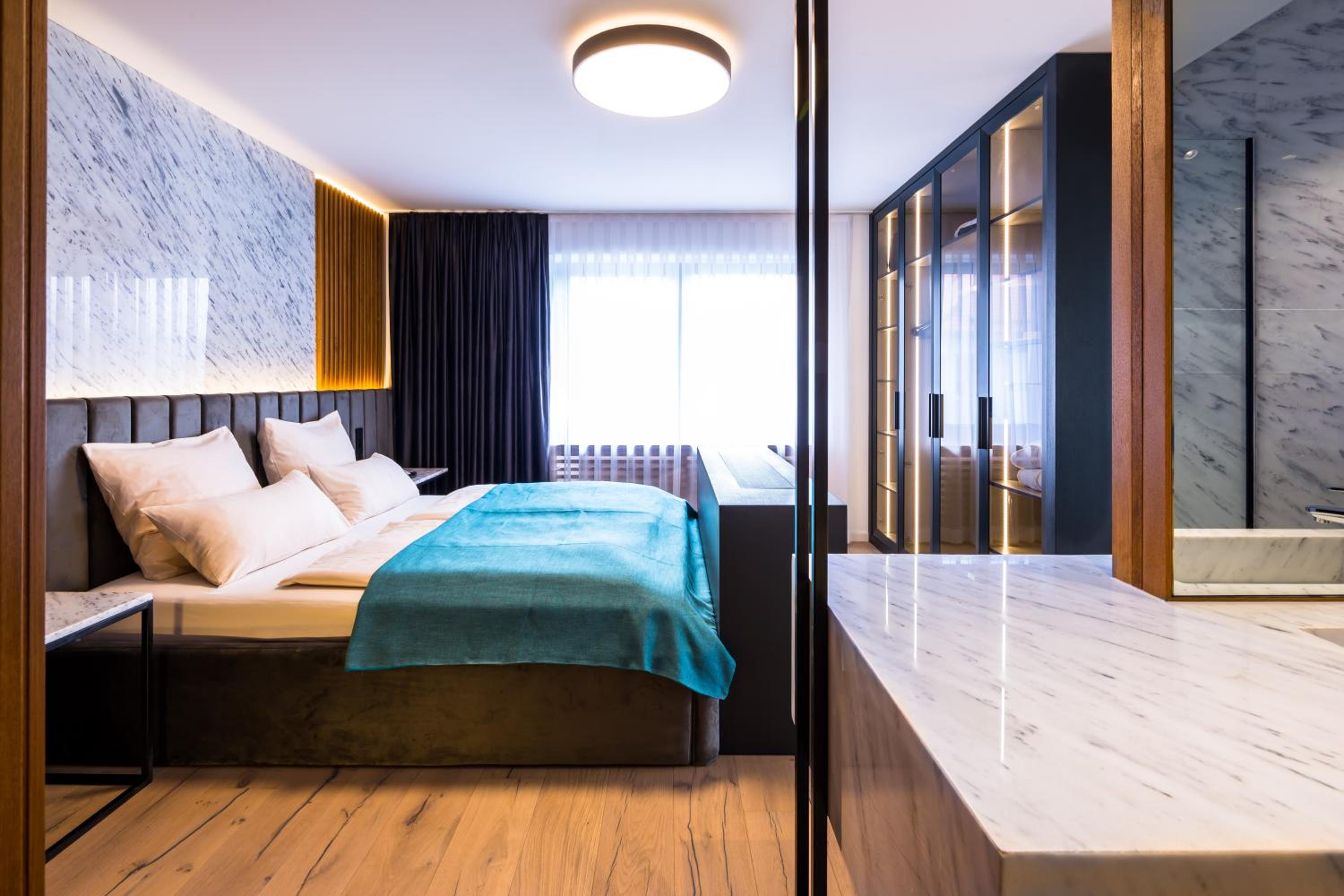 Superior Suite - Photo 2
