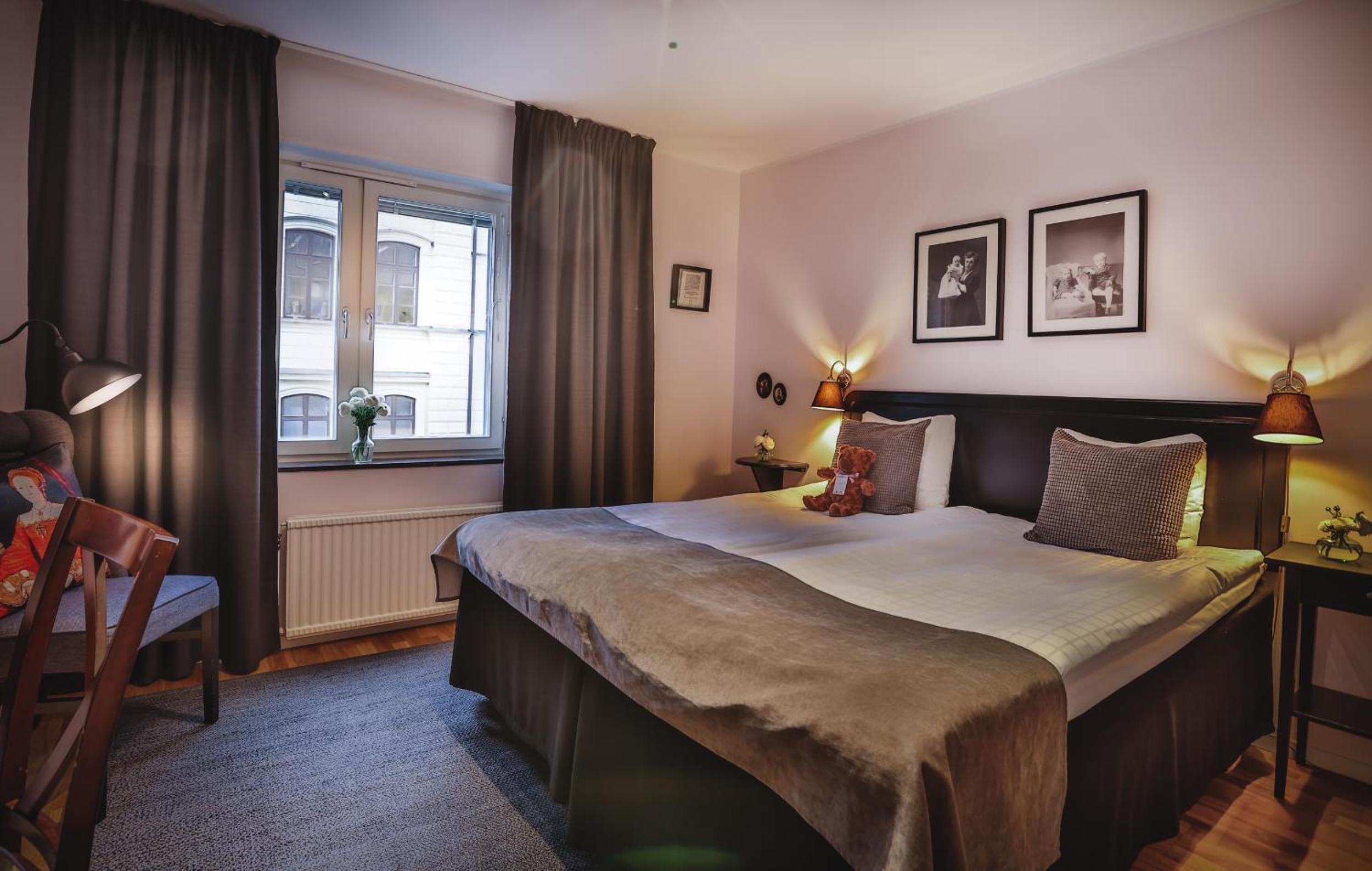 Standard Double Room - Photo 11