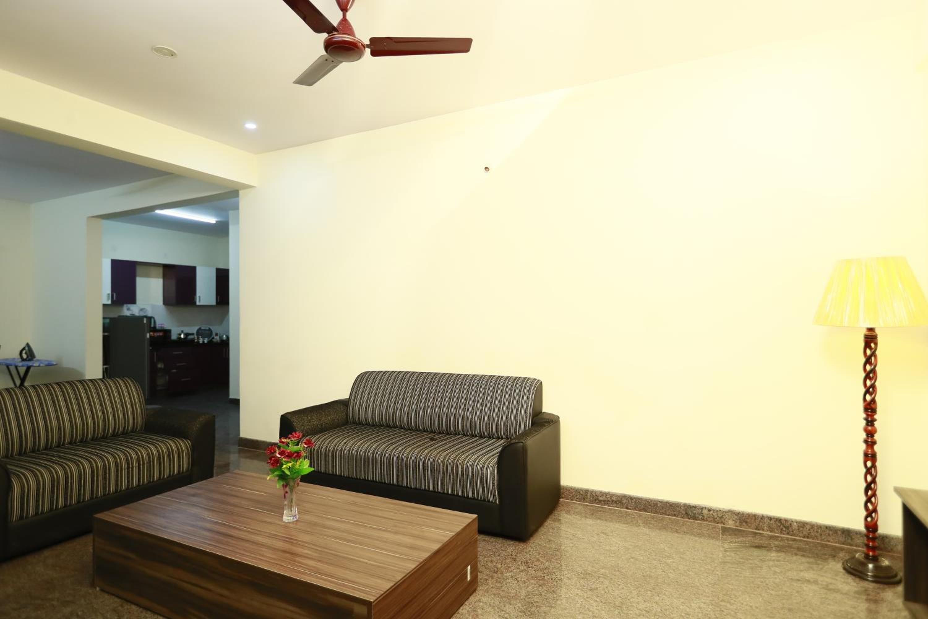 Deluxe Room - Photo 11