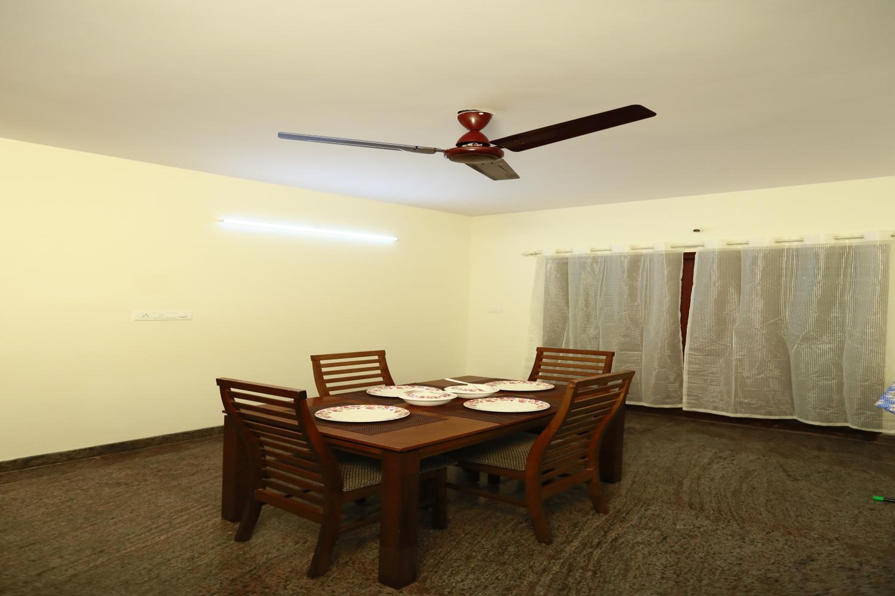 Deluxe Room - Photo 4